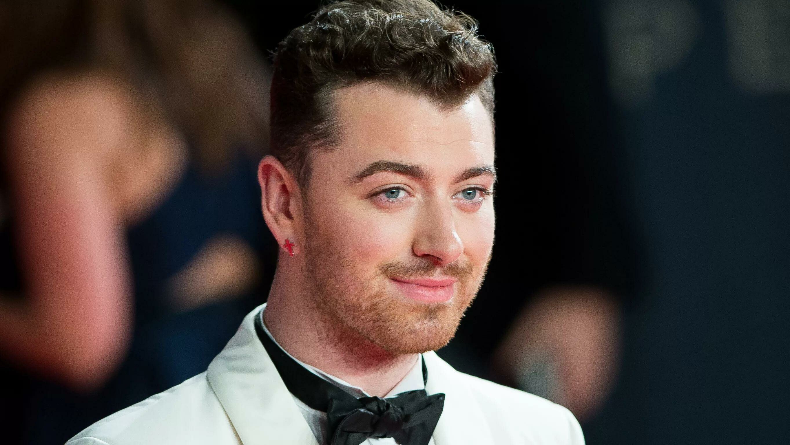 Sam Smith, Latest visuals, Stunning wallpapers, Artist's evolution, 2730x1540 HD Desktop
