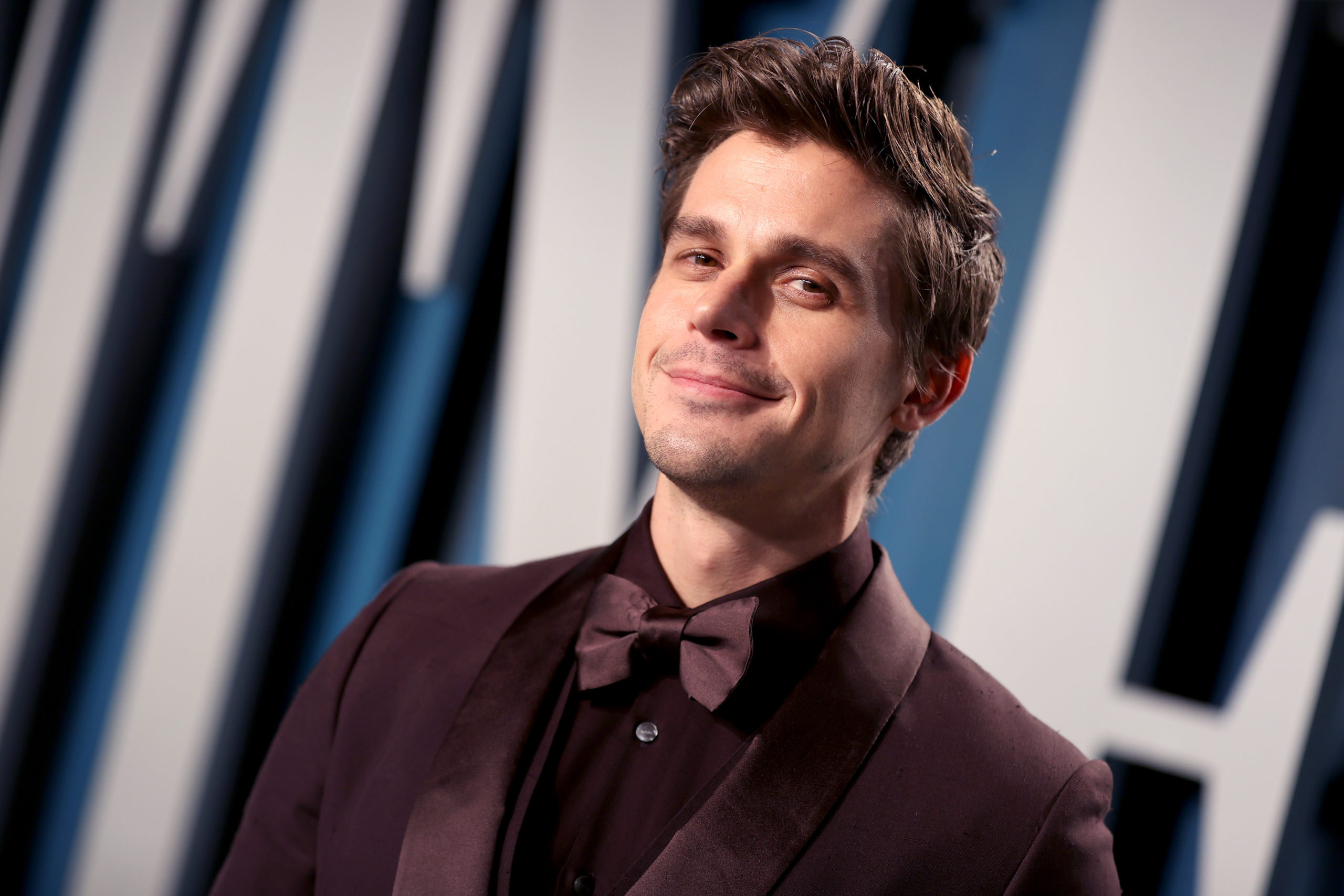 Antoni Porowski, New rom-com, Love life, Netflix, 2560x1710 HD Desktop