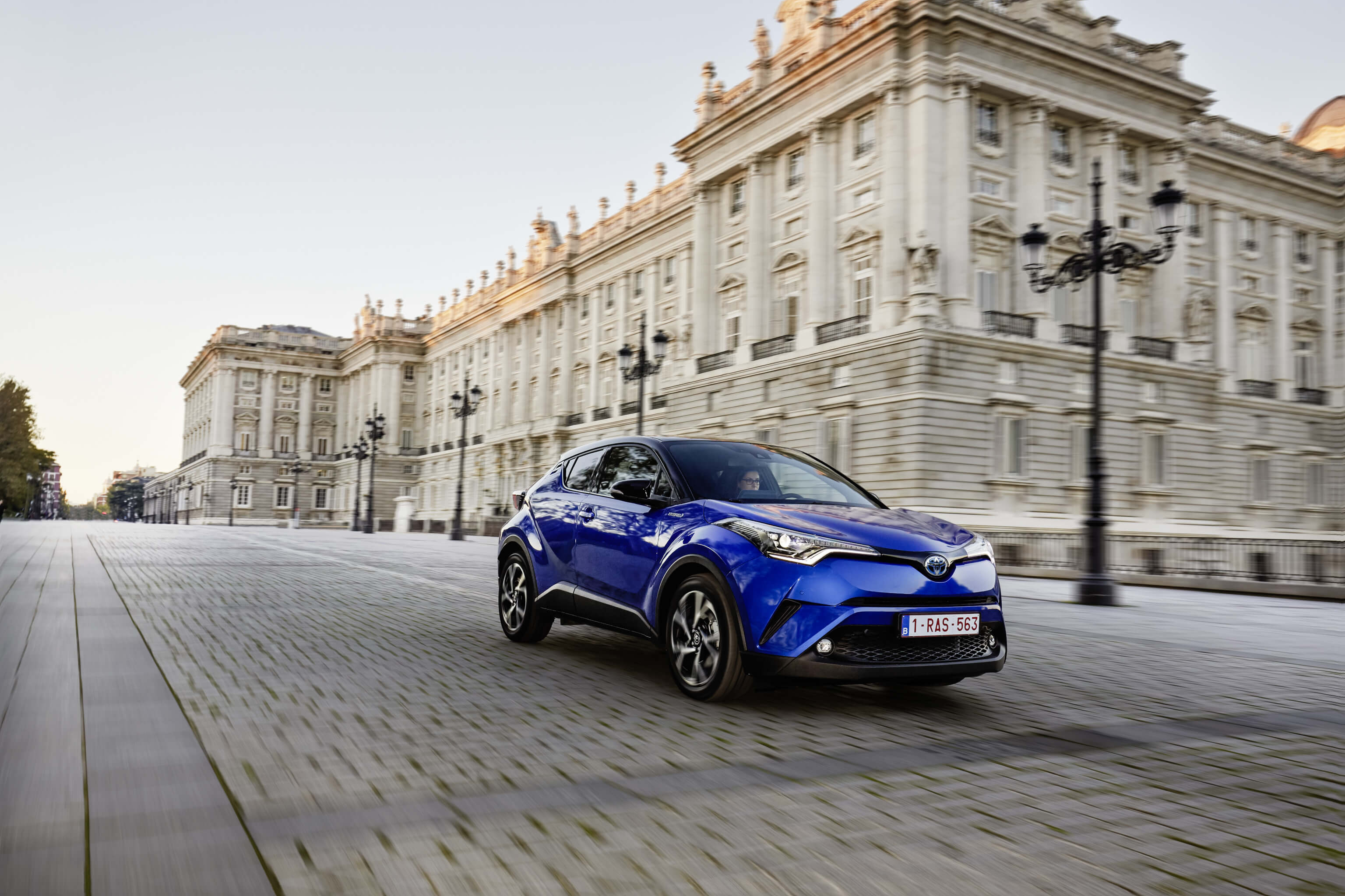 Madrid, Toyota C-HR Wallpaper, 3080x2050 HD Desktop