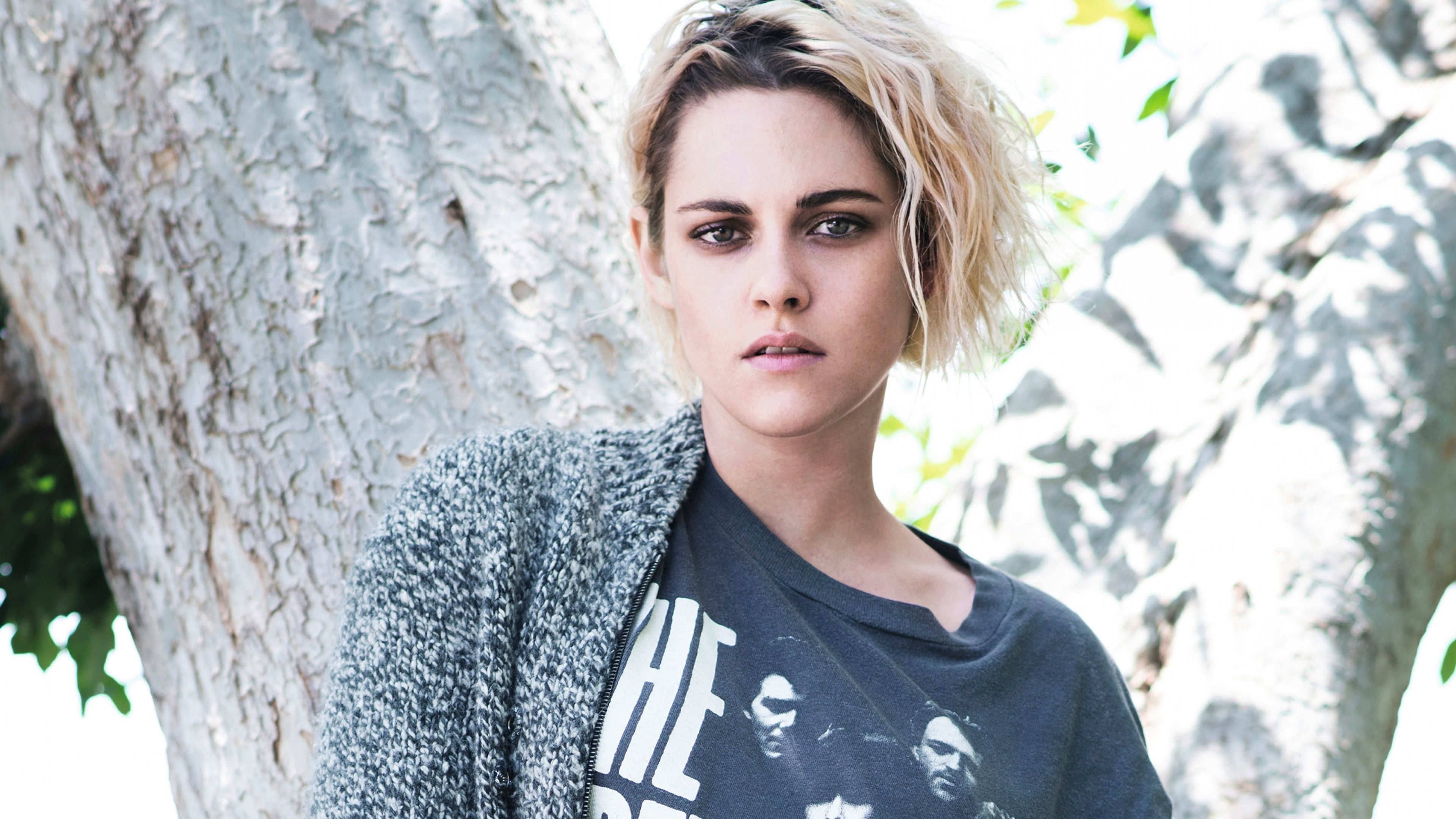 Kristen Stewart, Actress in focus, Short hair beauty, Green-eyed charm, 3840x2160 4K Desktop