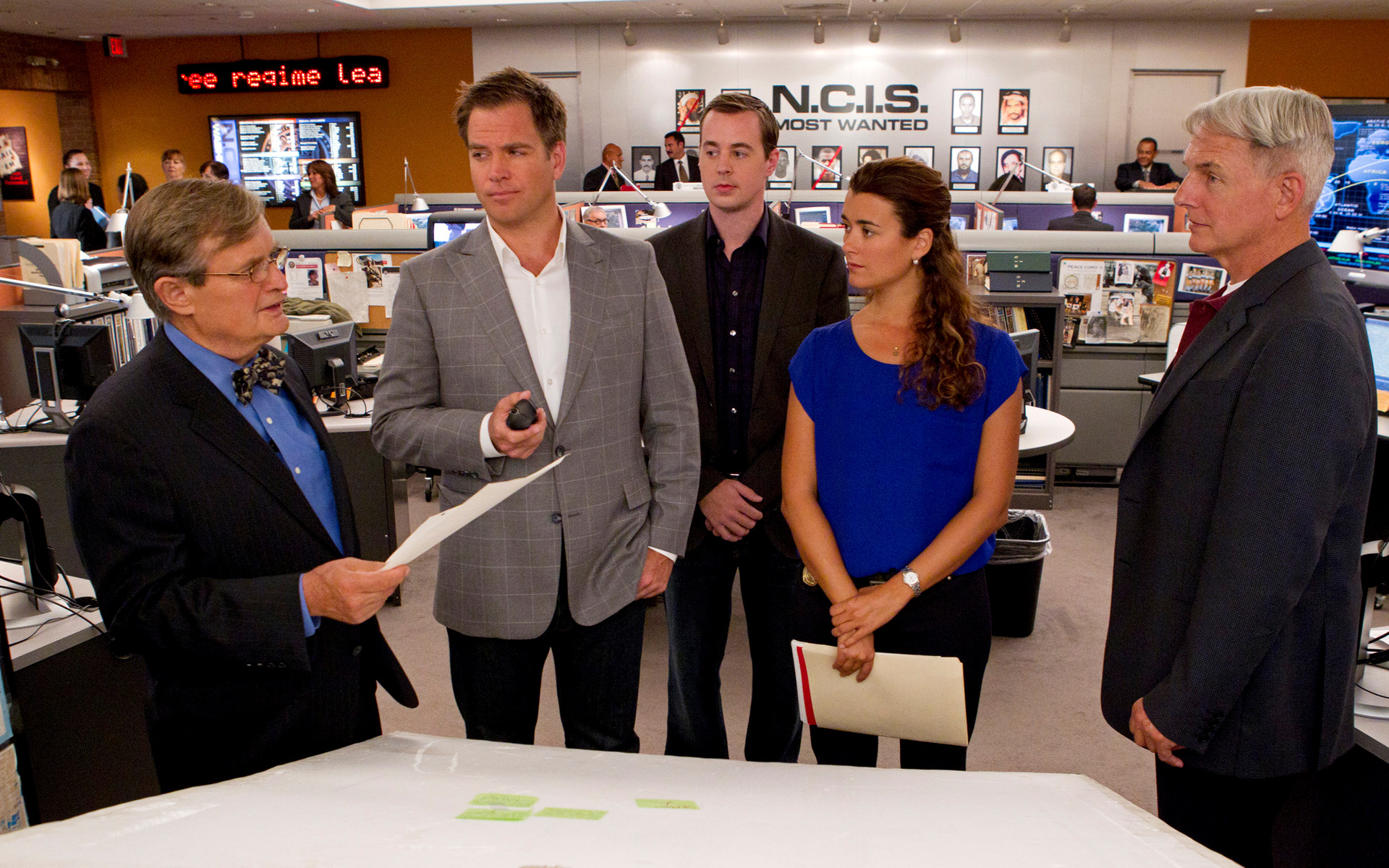 Special agents, Crime scene analysis, Team dynamics, Compelling storytelling, 1920x1200 HD Desktop