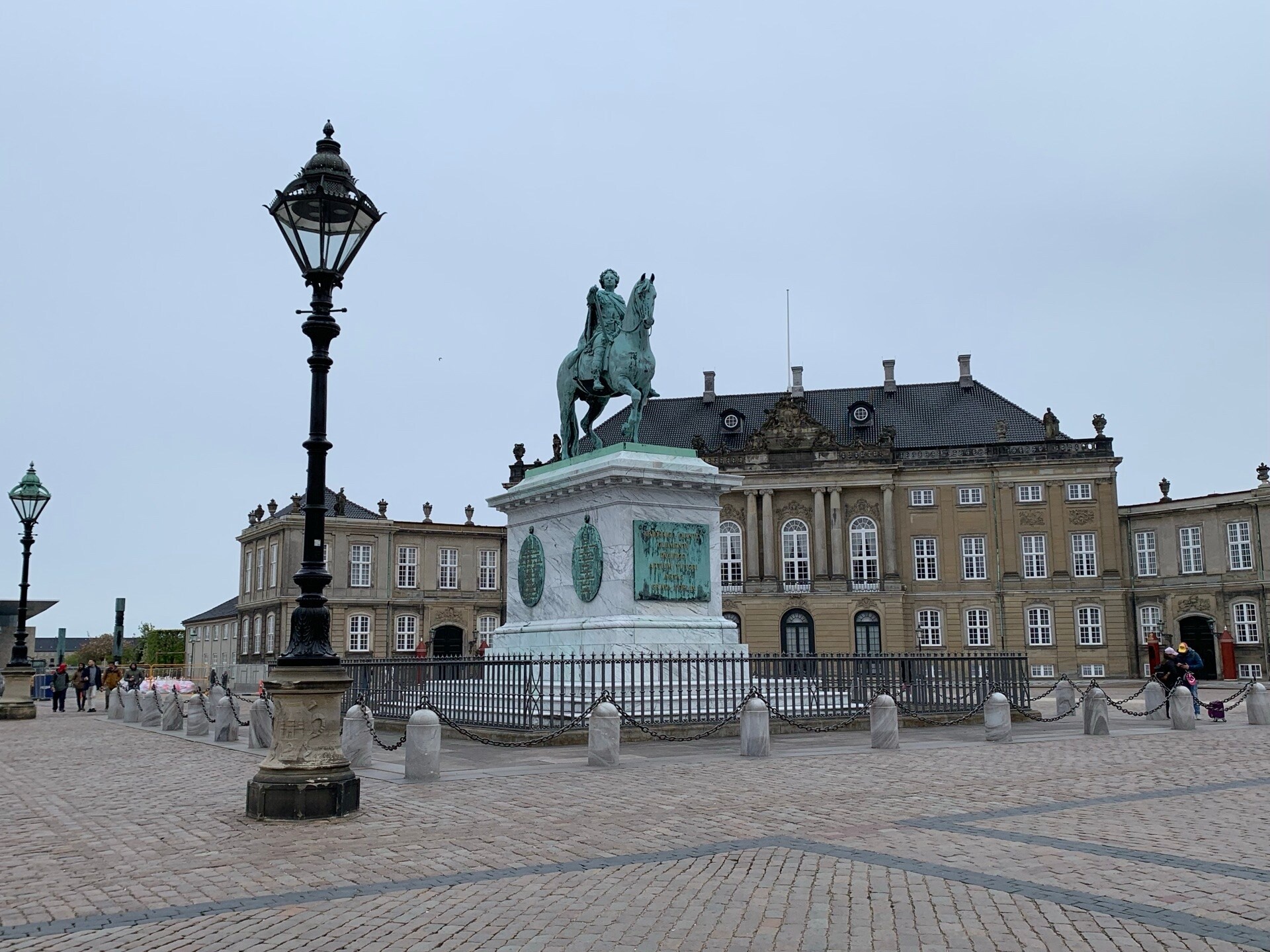 Amalienborg Palace, Copenhagen, Travel Reviews, Local Guide, 1920x1440 HD Desktop