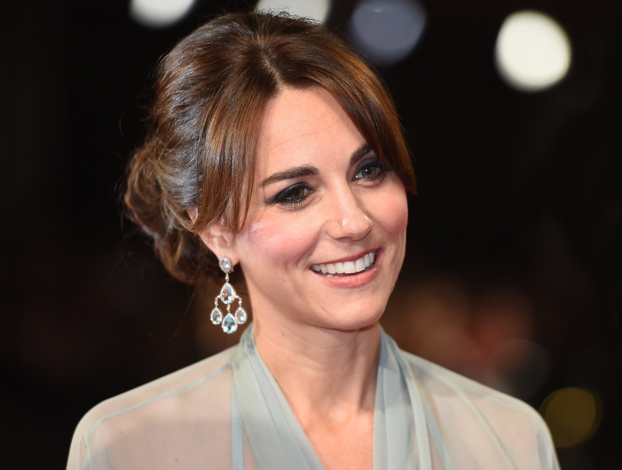 Kate Middleton, Glamorous fashion, Stylish looks, Red carpet, 2180x1650 HD Desktop