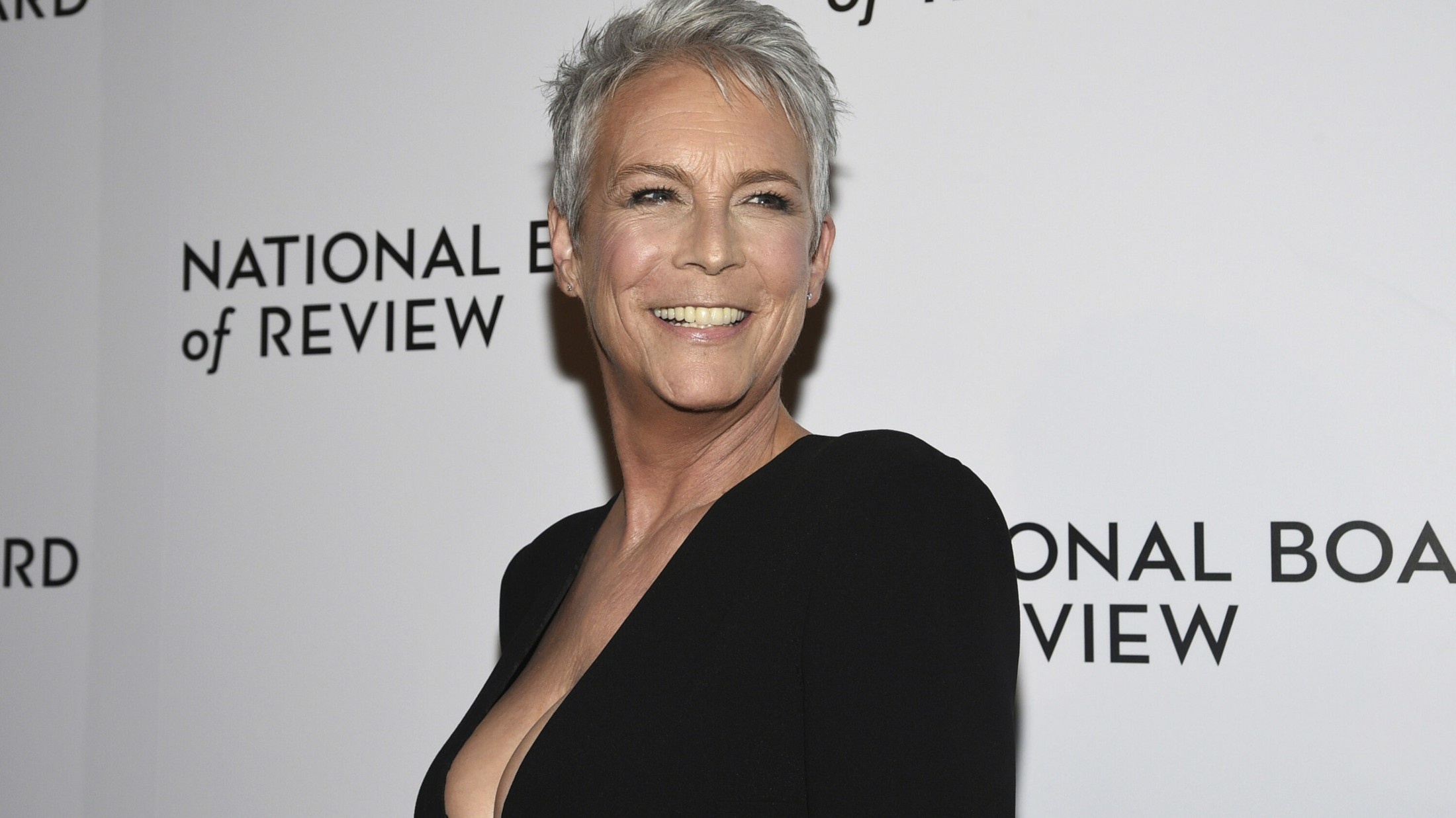 Jamie Lee Curtis, Proud parent moment, Transgender journey, Amazing support, 2200x1240 HD Desktop