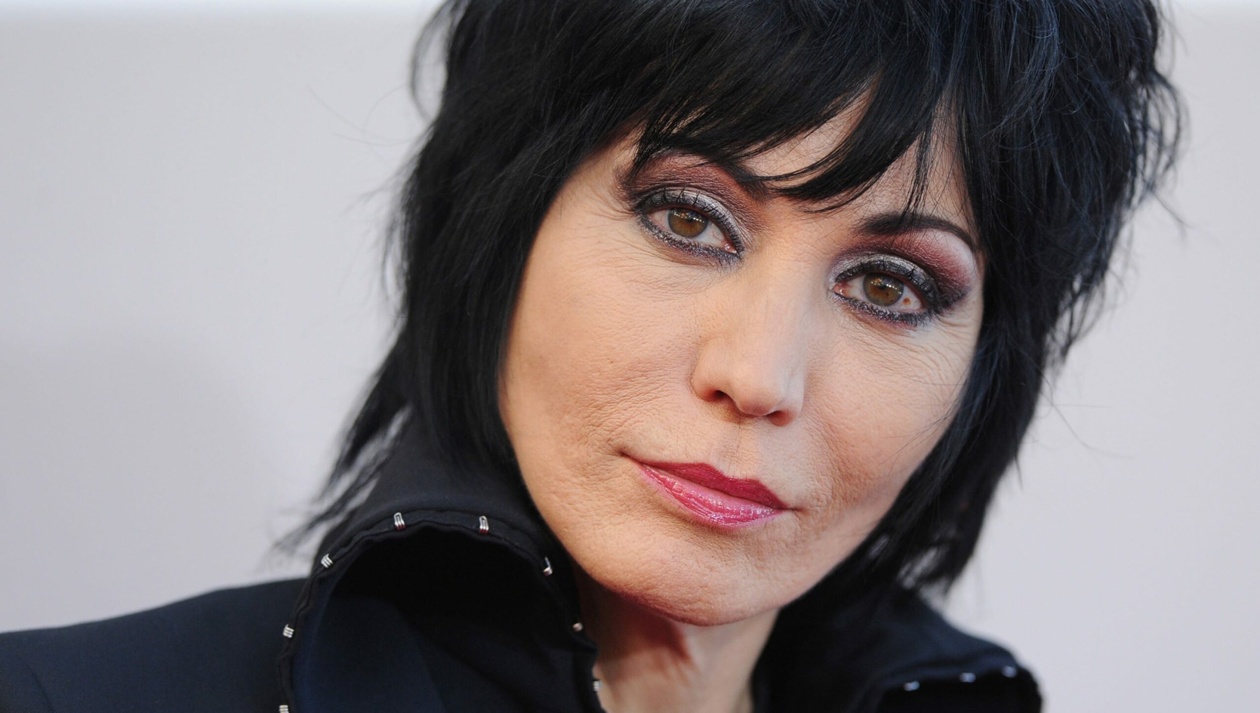 Joan Jett, Rock icon, Cultural icon, Inspirational artist, 2560x1450 HD Desktop