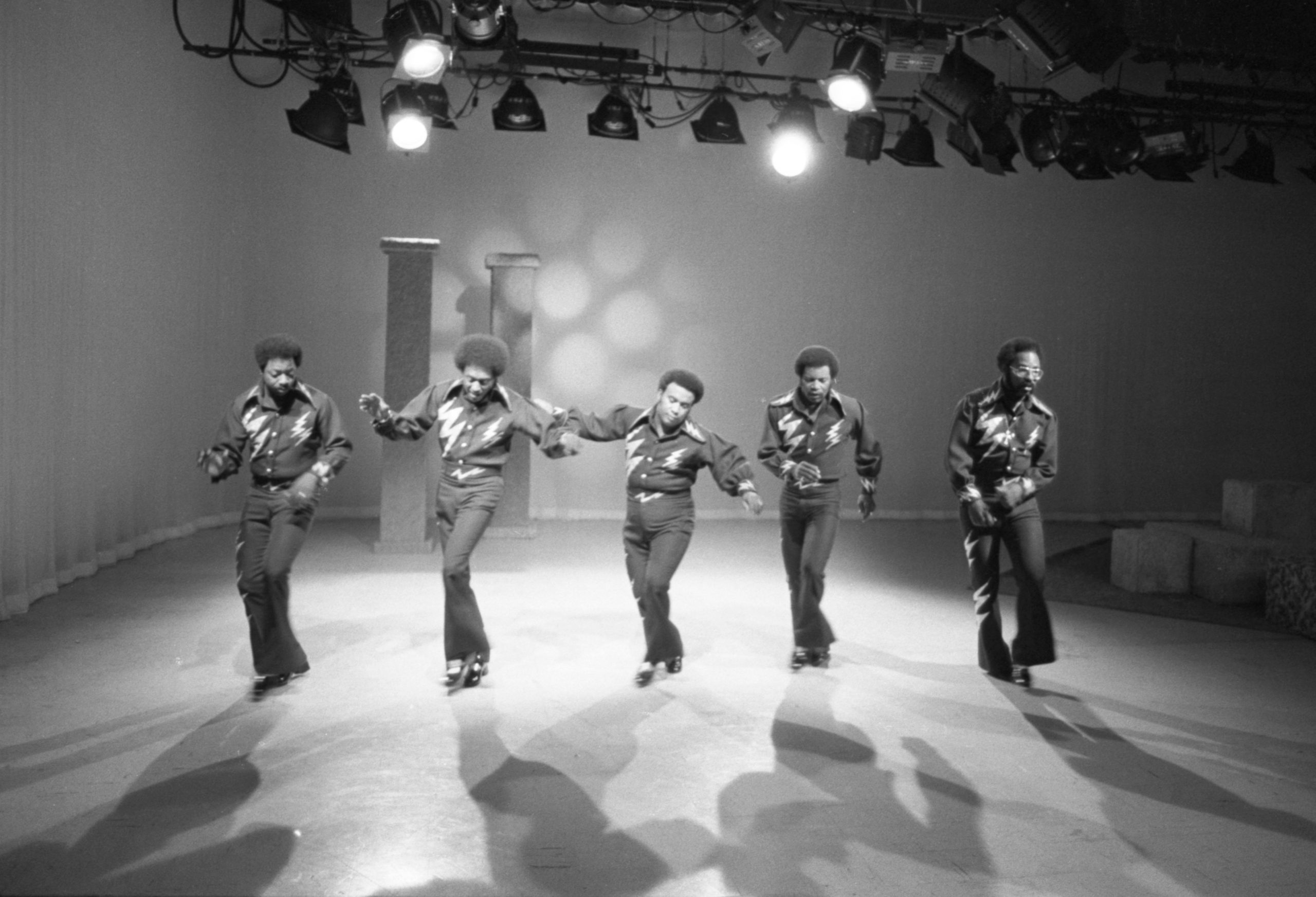 The Spinners, Photographs, Sue Marx, Birmingham Bloomfield Art Center, 2560x1750 HD Desktop