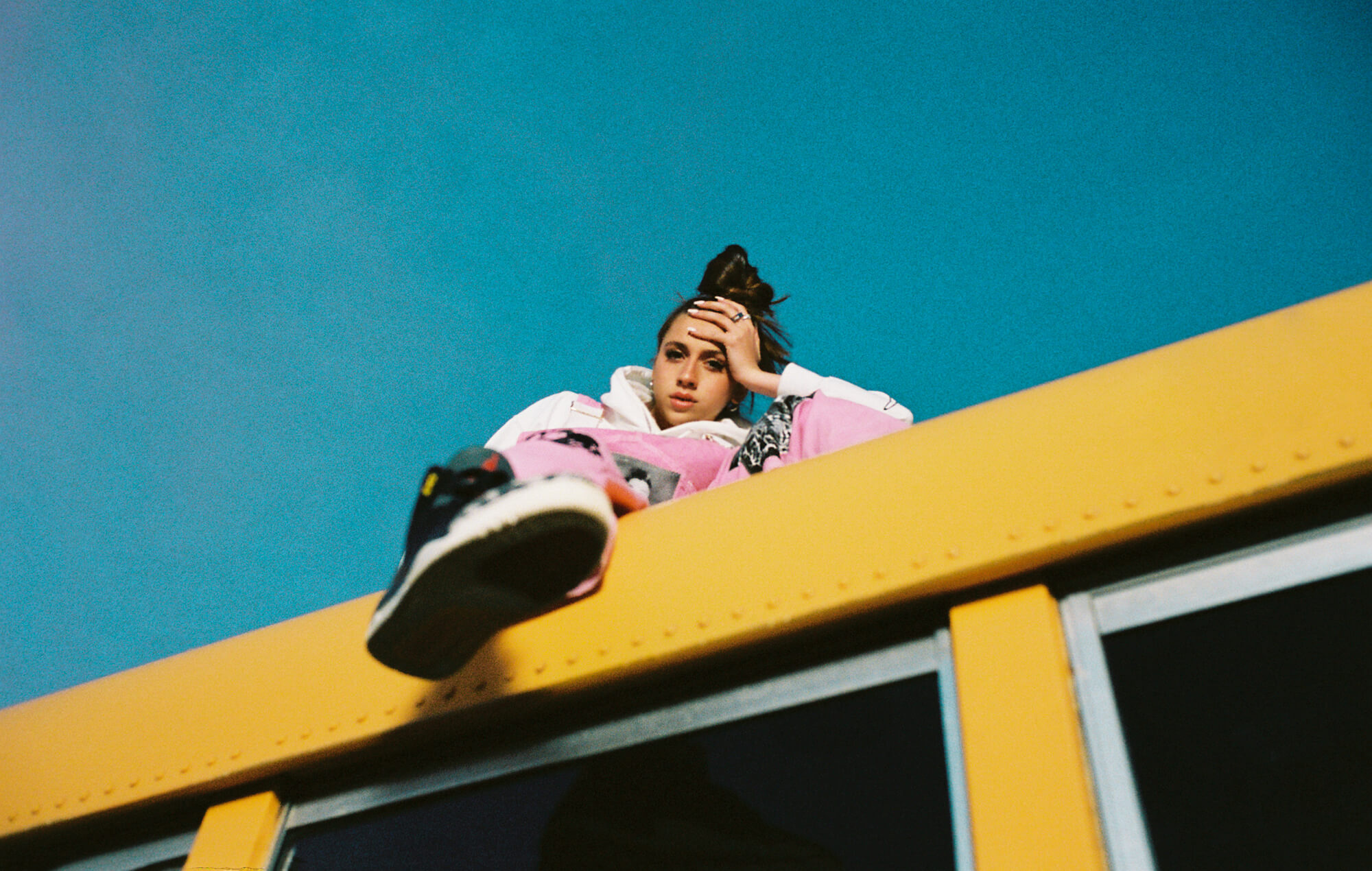 Tate McRae, All-round performer, Singing and dancing talent, Alt pop superstar, 2000x1270 HD Desktop
