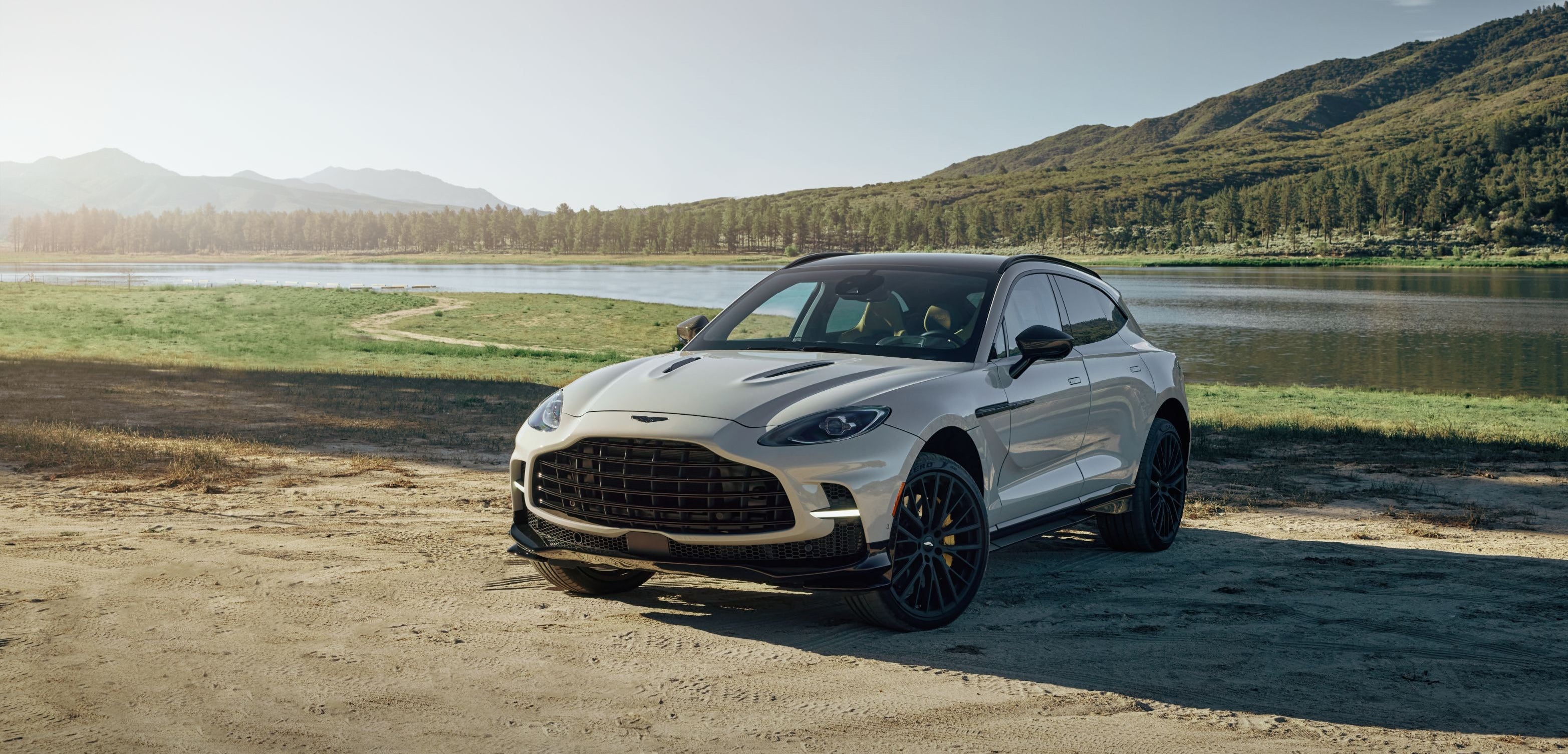 Aston Martin DBX707, Rancho Mirage, Luxury Dealership, California, Auto Showroom, 3130x1510 Dual Screen Desktop
