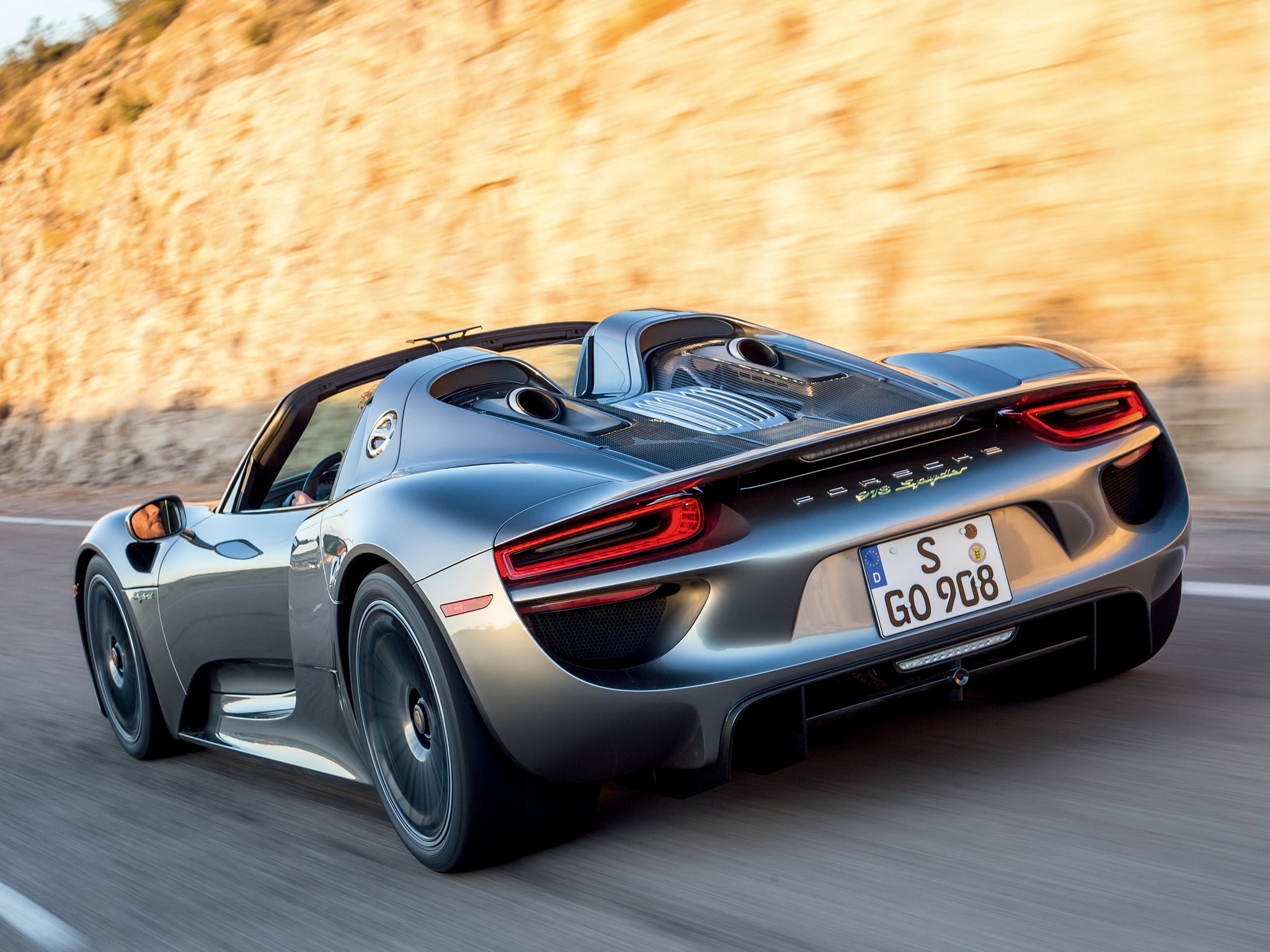 Porsche 918 Spyder, Top-exit exhaust pipes, Sunlit mountain road, HD Desktop wallpaper
