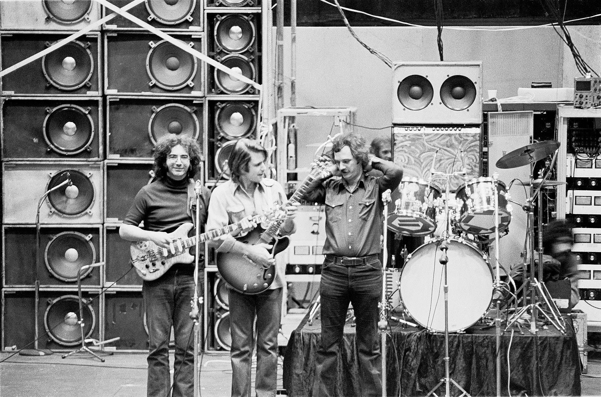 Grateful Dead concert recordings, Online availability, Music archives, Live performances, 1970x1310 HD Desktop