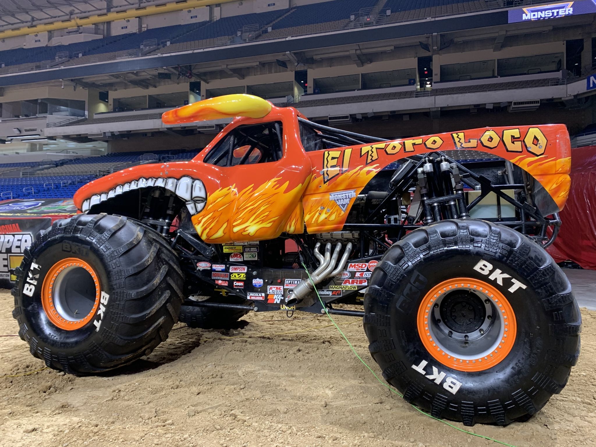 El Toro Loco, Monster Trucks Wallpaper, 2050x1540 HD Desktop
