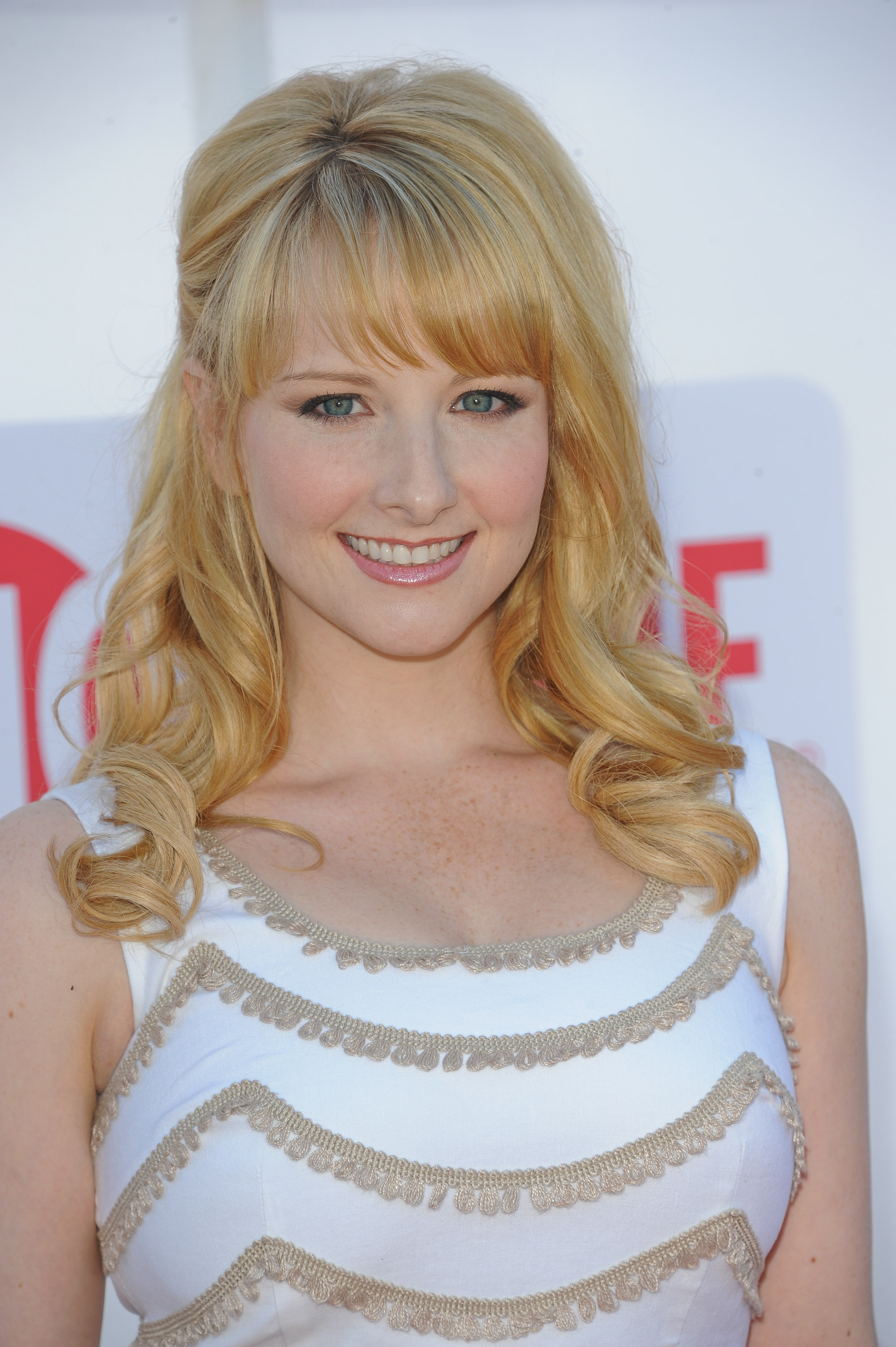 Melissa Rauch, Wallpapers 3, Desktop mobile tablet, 2000x3000 HD Phone