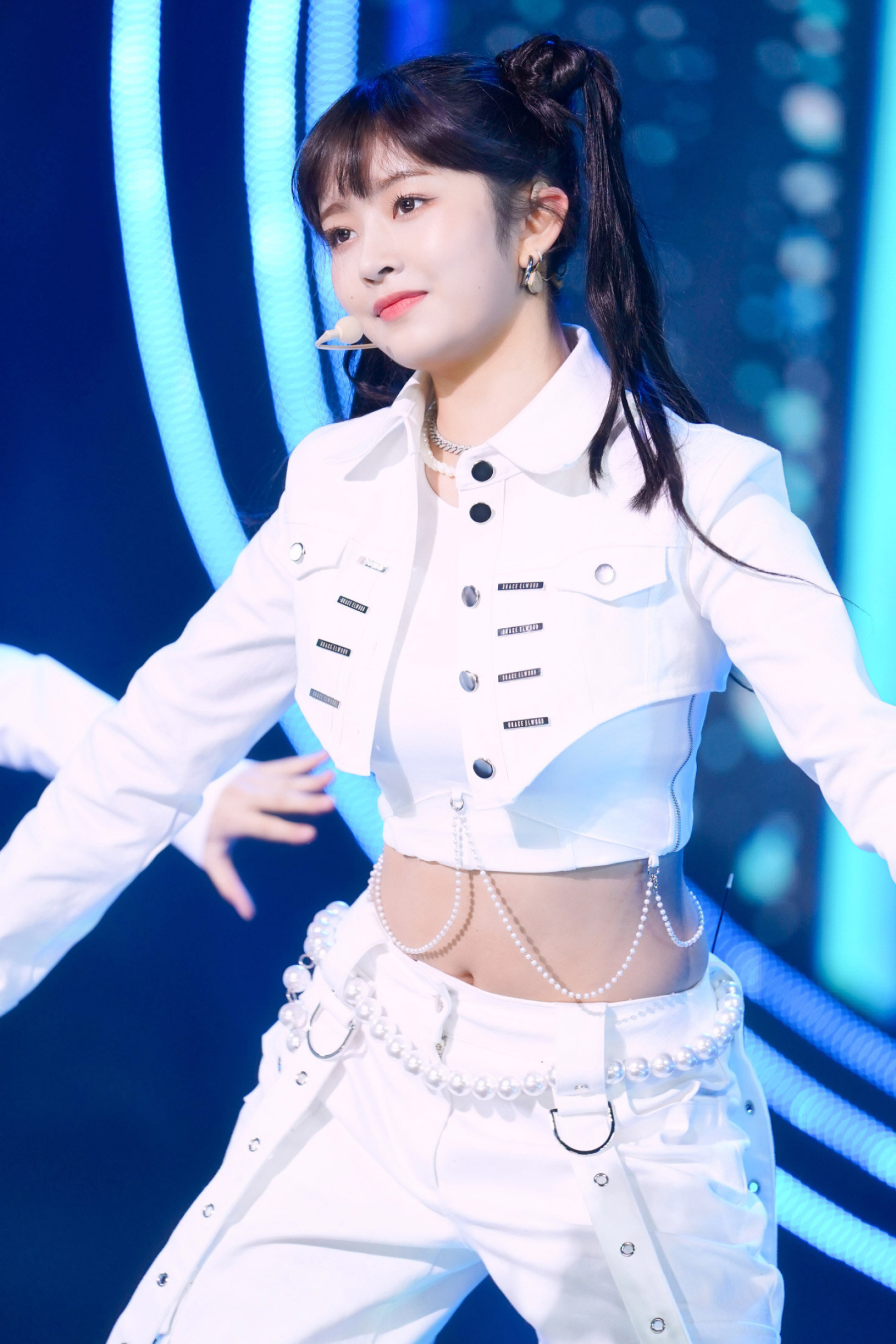 IVE members, K-pop profile, 2022 updated, kpopping, 1800x2700 HD Phone
