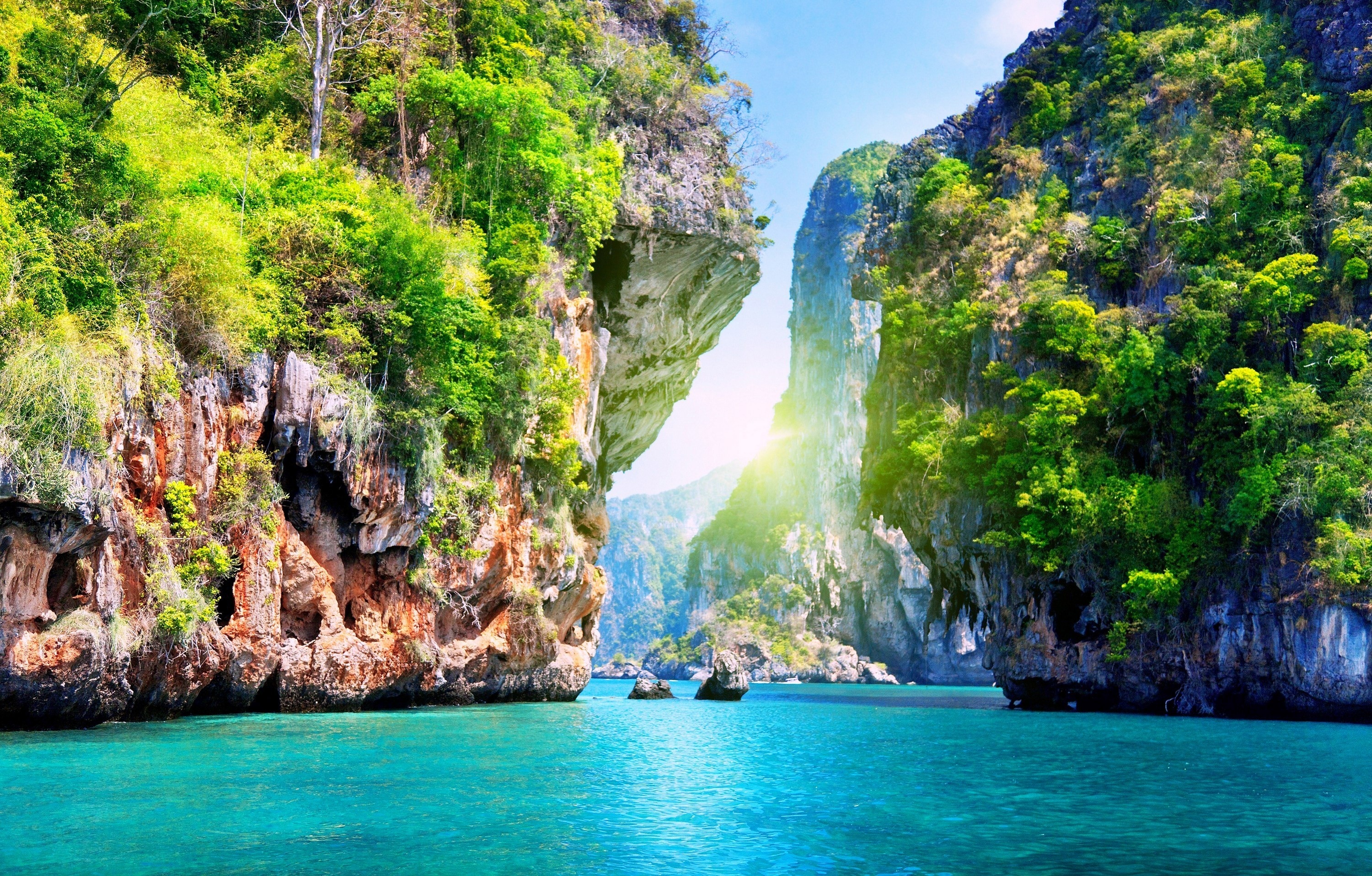 Paradise Bay, Serene surroundings, White sandy beaches, Tranquil waters, 3000x1920 HD Desktop