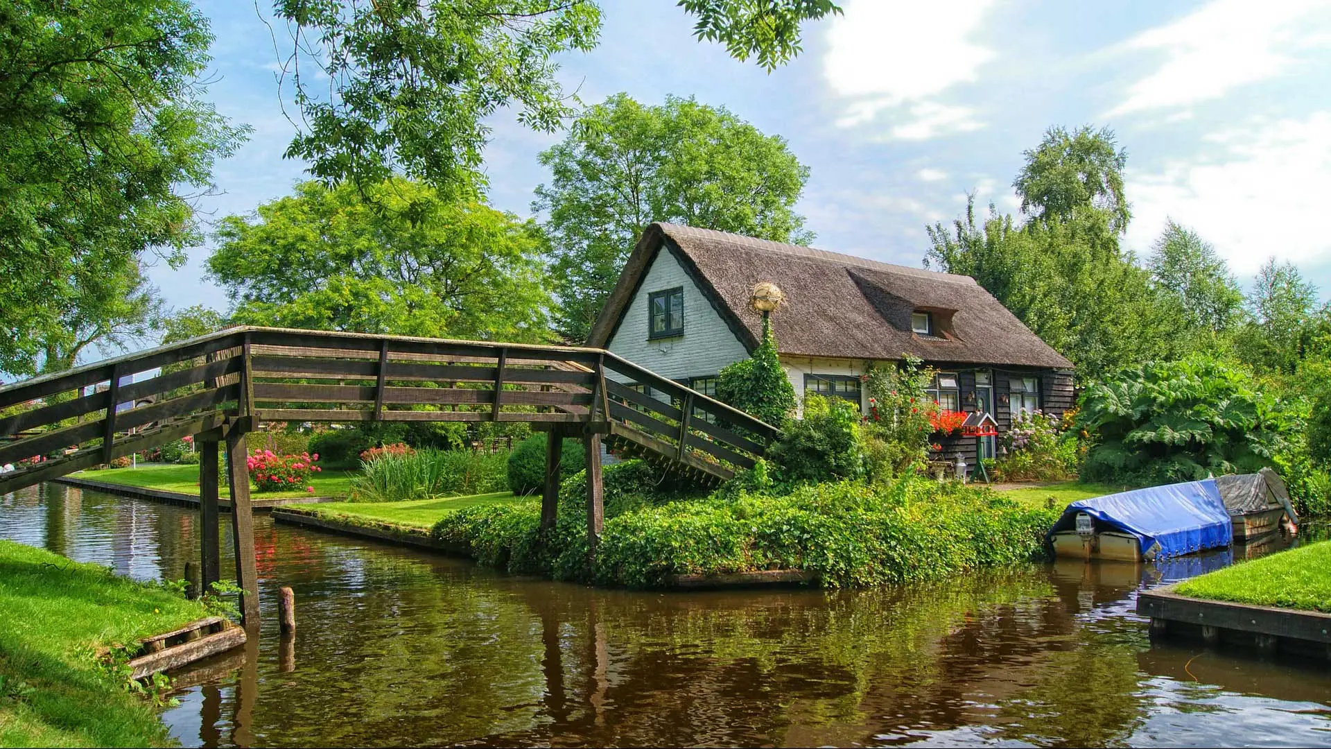 Boat riding, Giethoorn, Venice of Holland, Home of travel, 1920x1080 Full HD Desktop