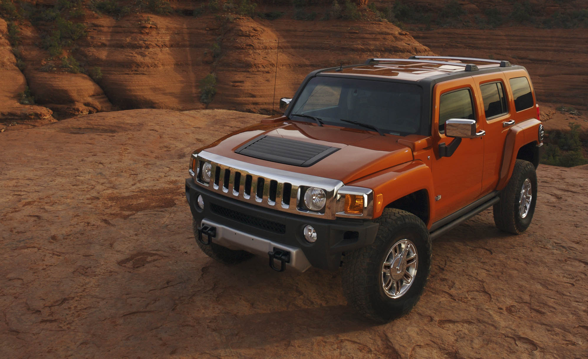 Hummer H3, Auto powerhouse, Rugged elegance, Off-road adventure, 2000x1220 HD Desktop