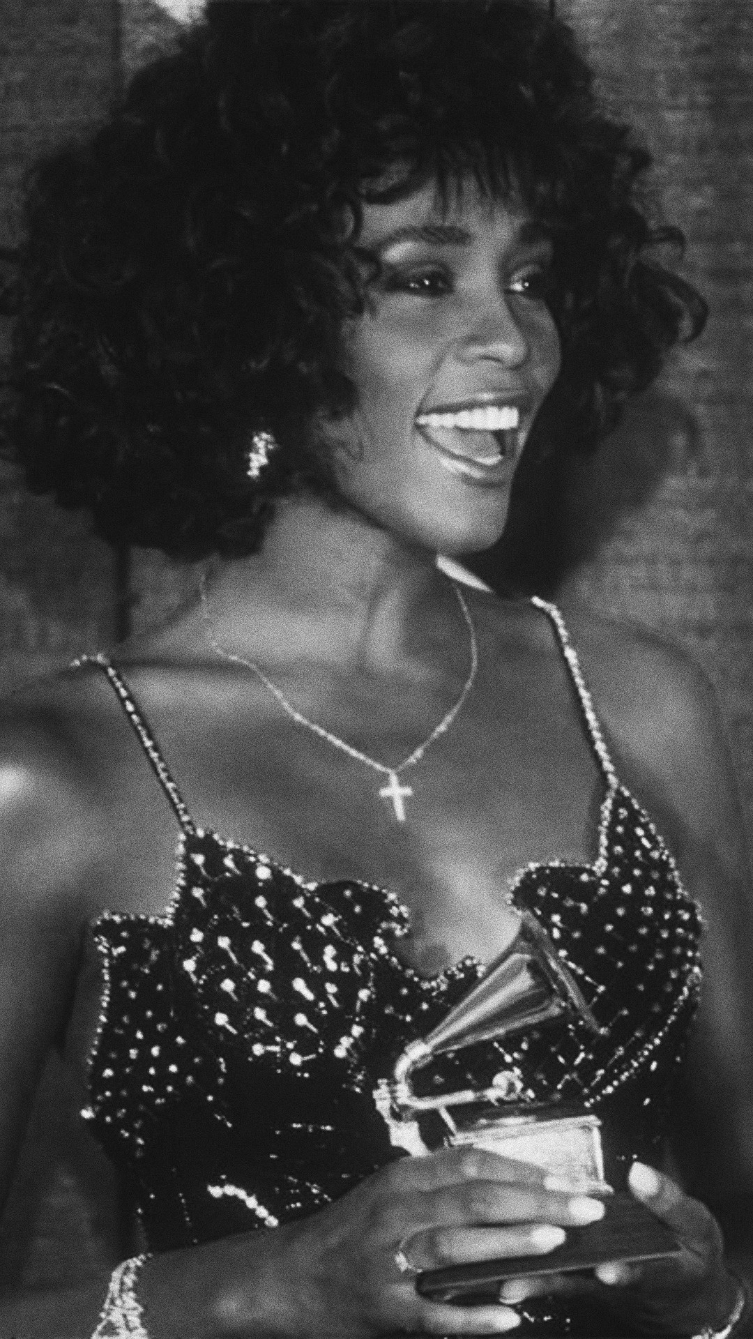 1988 Grammy Awards, Whitney Houston Wallpaper, 1080x1920 Full HD Phone