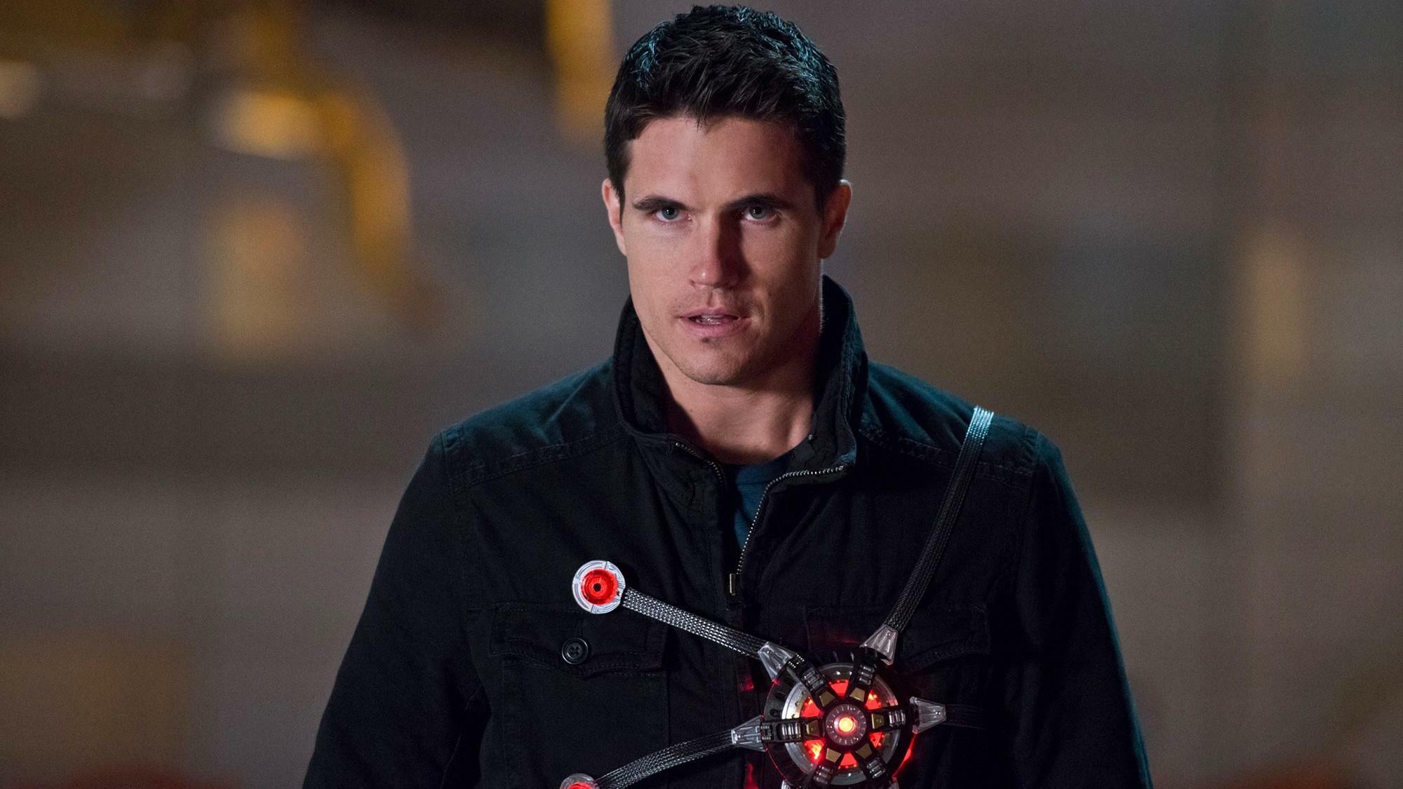 Robbie Amell, Movies actor, The Flash, Season 8 return, 2000x1130 HD Desktop