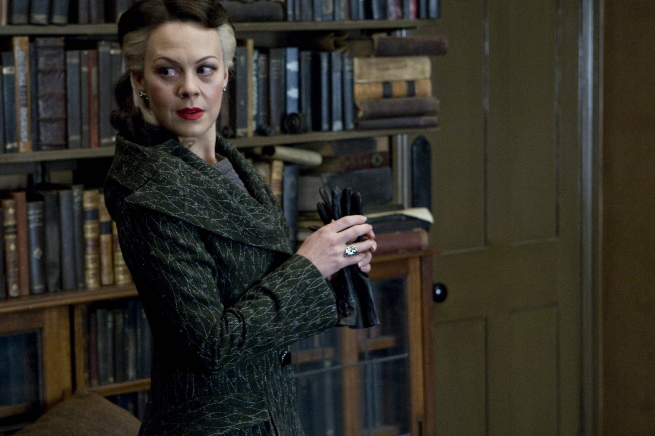 Narcissa Malfoy, Half-Blood Prince era, Intriguing photo, Harry Potter character, 2100x1400 HD Desktop