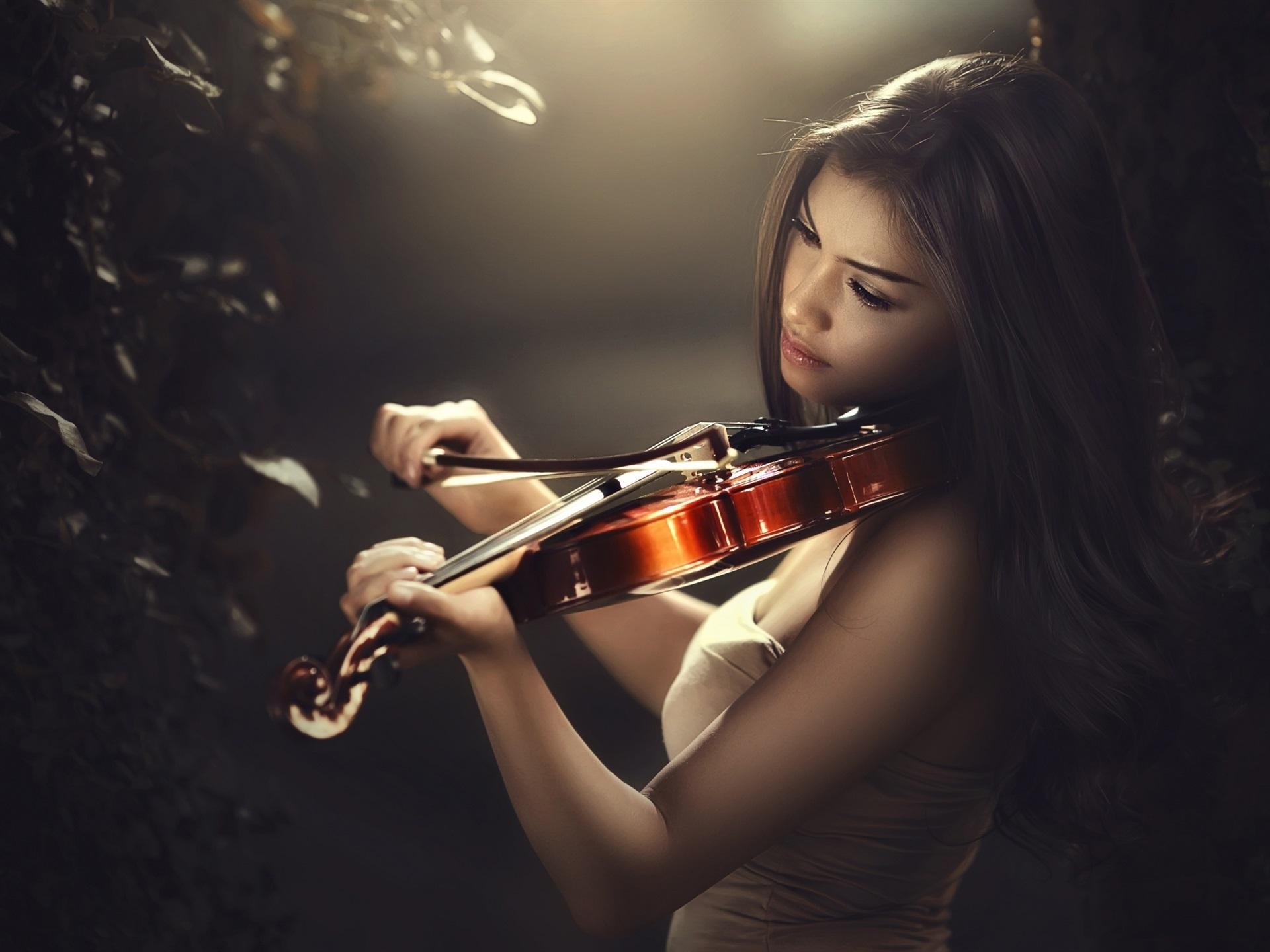 Women holding violin wallpaper, Musical beauty, Elegant instrument, Inspired by music, 1920x1440 HD Desktop