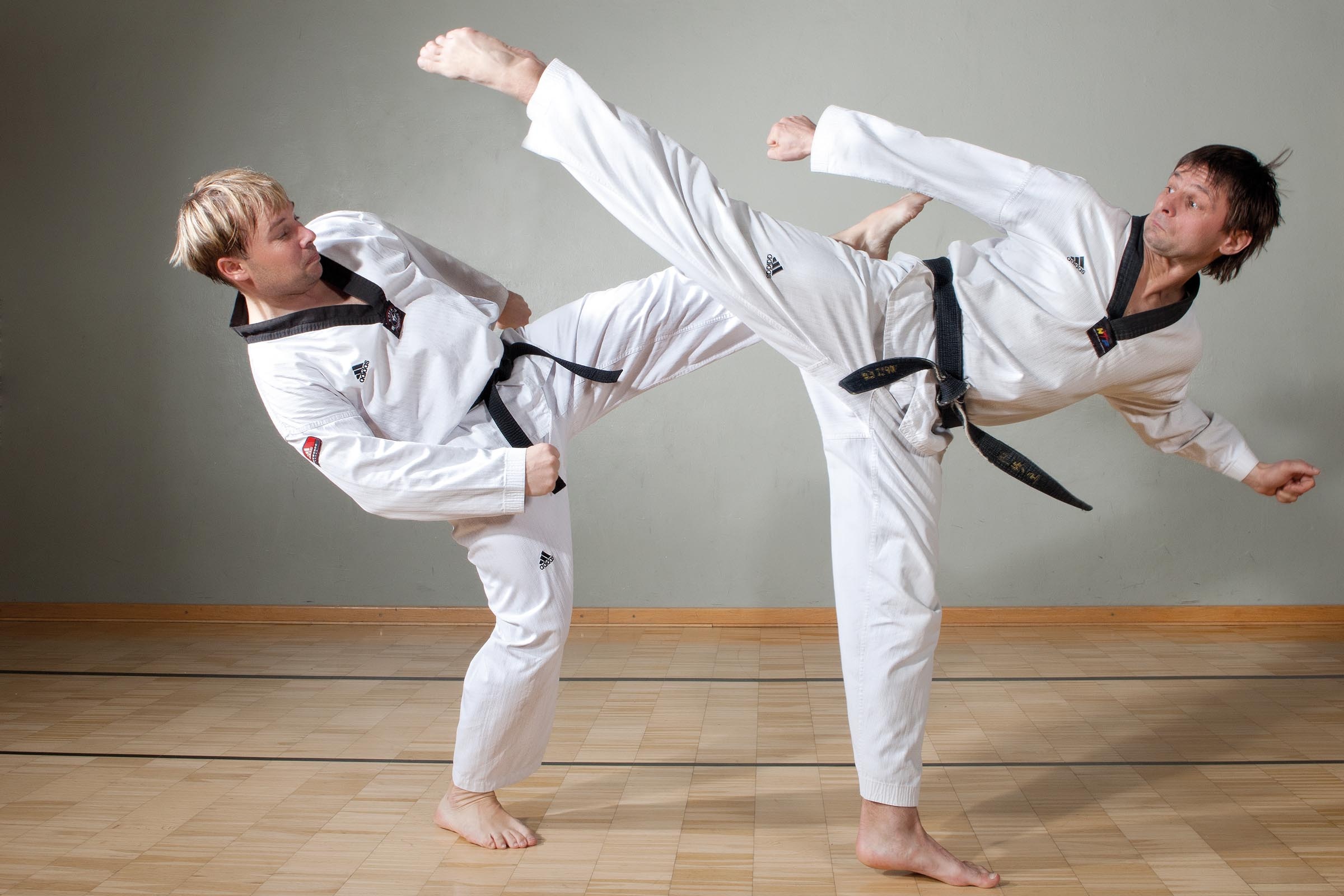 Head-hight kicks, Taekwondo Wallpaper, 2400x1600 HD Desktop