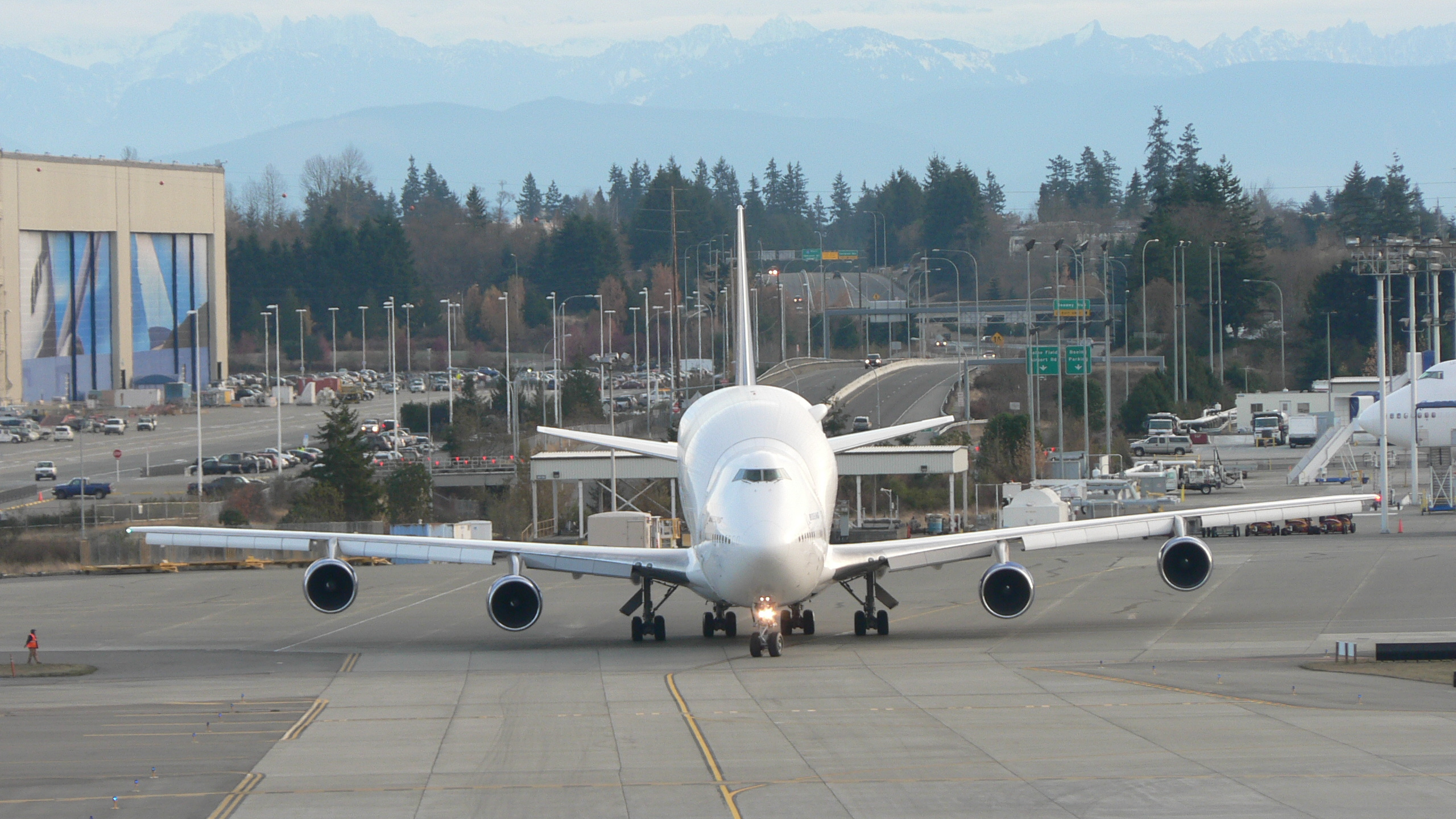 Boeing DreamLifter 2560x1440