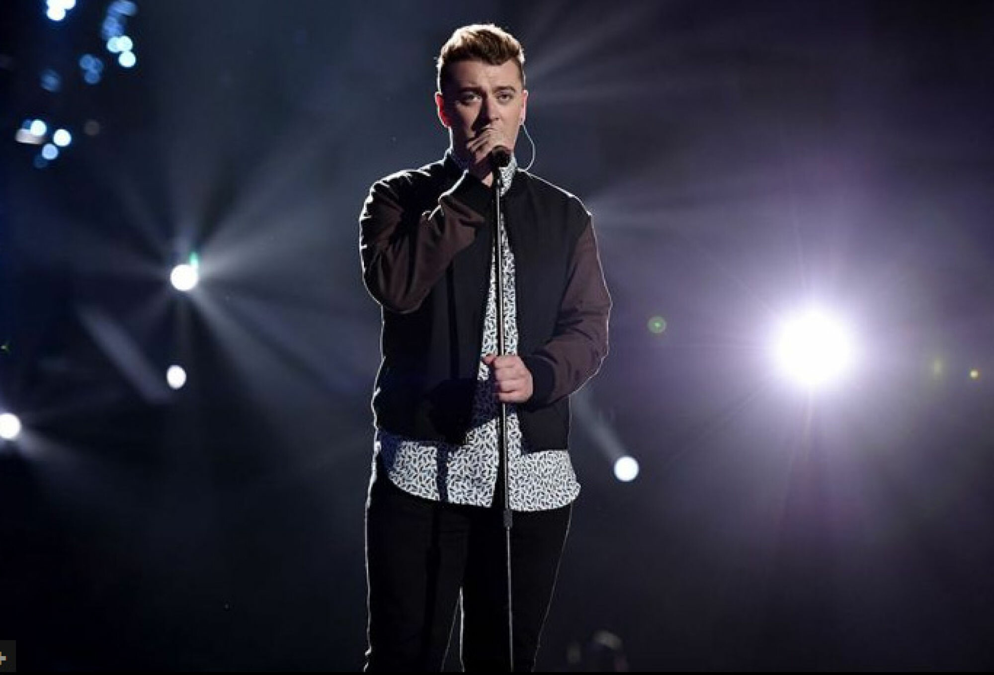 Performing, Sam Smith Wallpaper, 2000x1360 HD Desktop