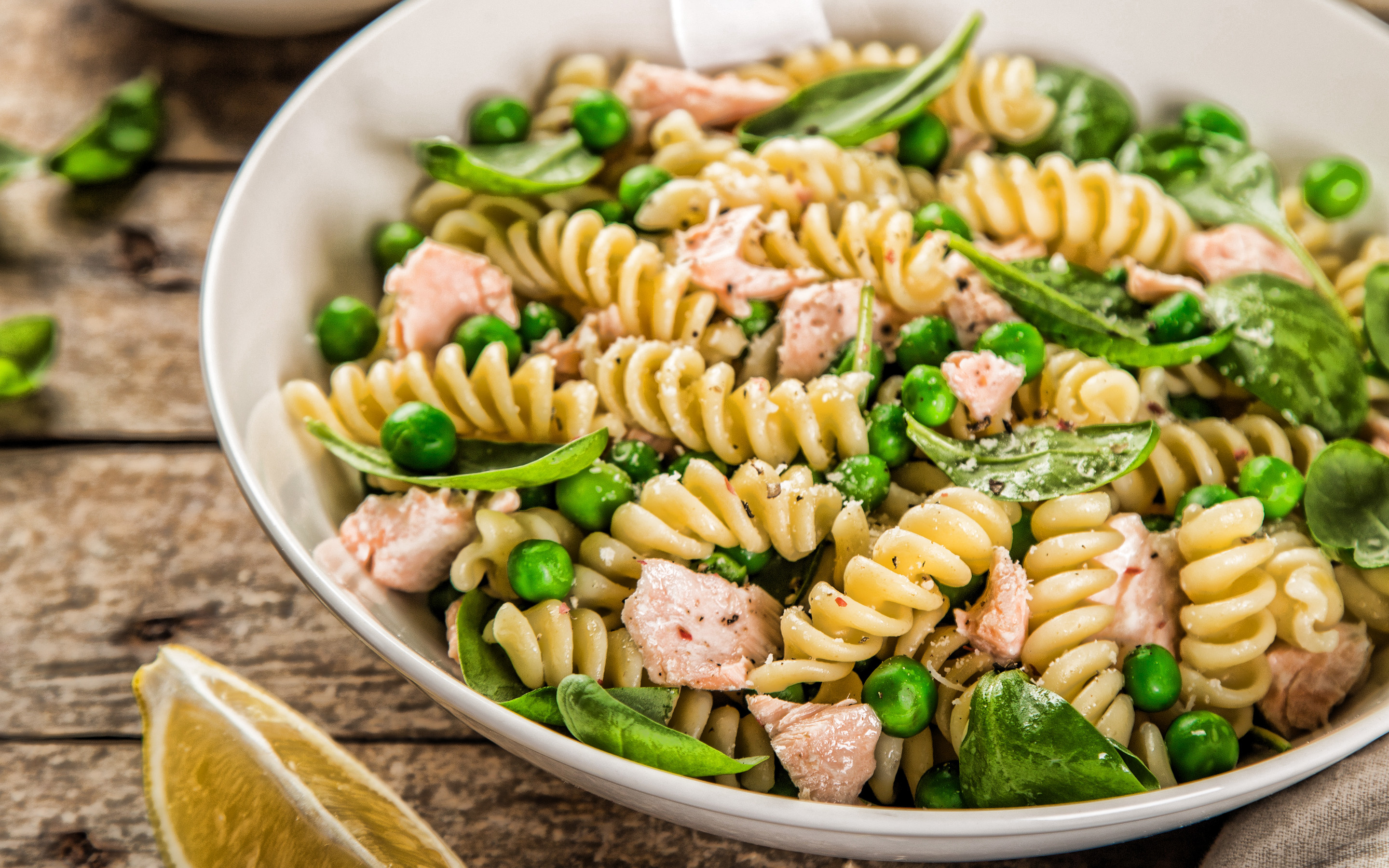 Green pea pasta delight, Pancetta surprise, Delectable pasta, High-quality pictures, 2880x1800 HD Desktop