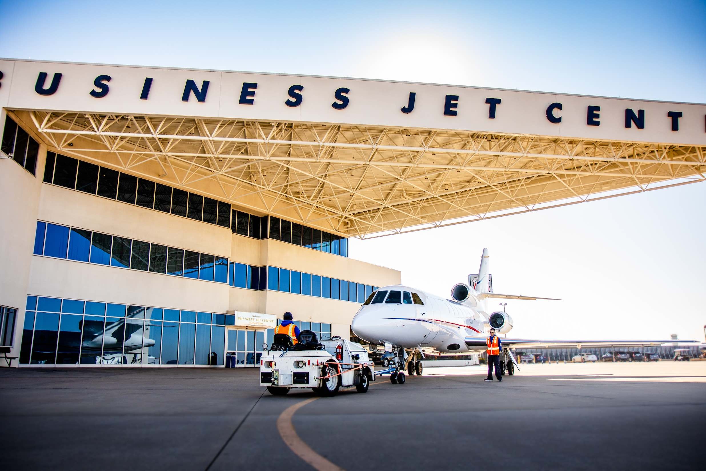 Dassault Falcon business jet, Business Jet Center FBO, Airport pushback tug, HD Desktop wallpaper