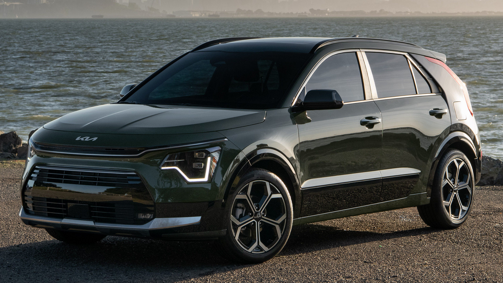 Efficient Kia Niro, Hybrid model, Advanced technology, Eco-friendly, 1920x1080 Full HD Desktop