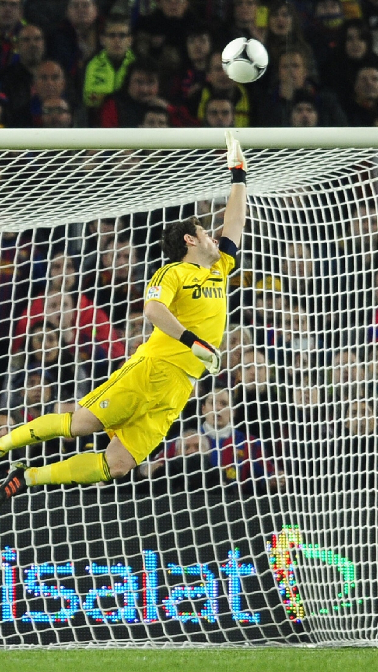 La Liga, Iker Casillas Wallpaper, 1250x2210 HD Phone