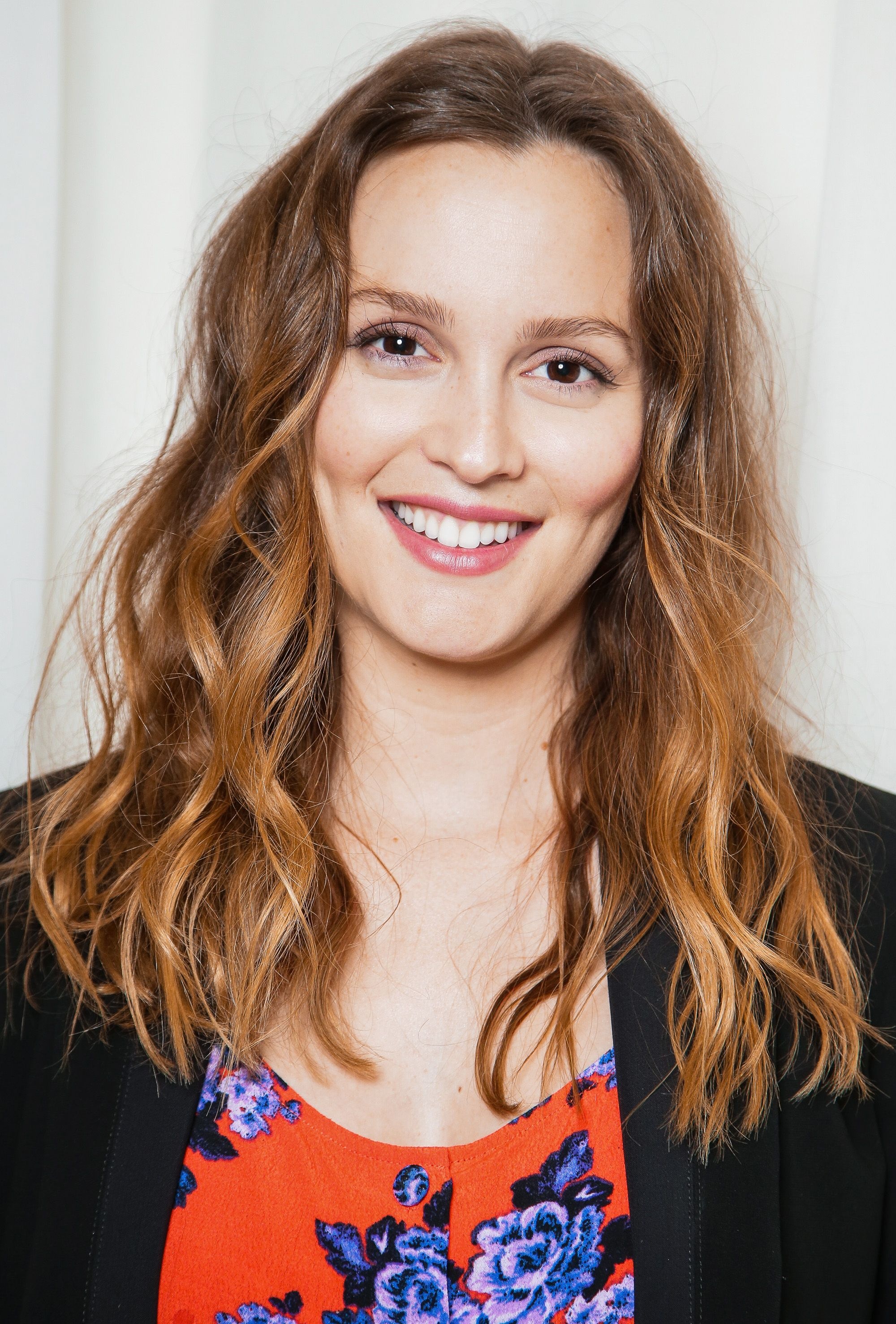 Pregnant with first child, Leighton Meester Hair, Jennifer Aniston Hair, 2000x2960 HD Phone