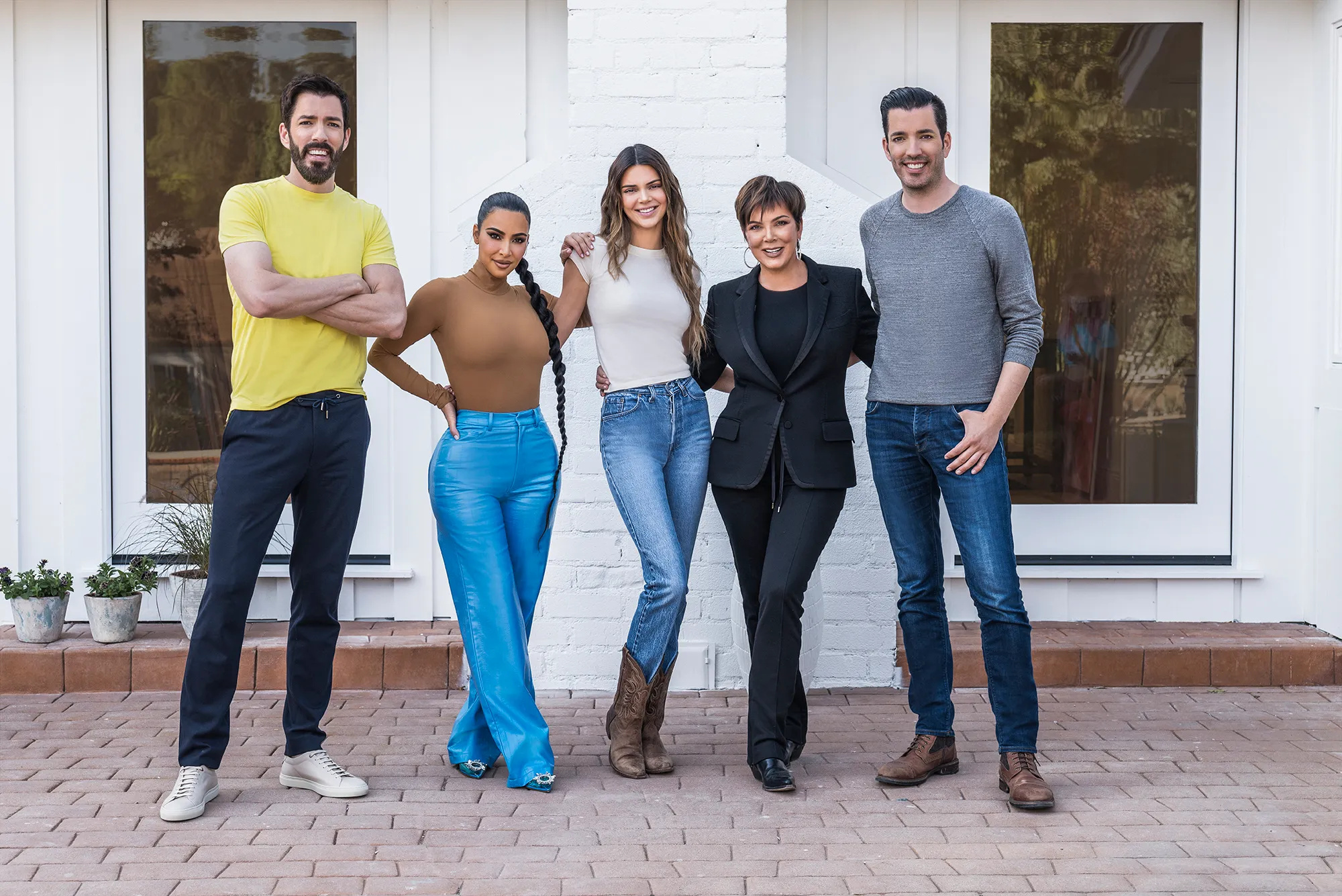 Kris Jenner, Kim Kardashian, Kendall Jenner, Yard makeover collaboration, 2000x1340 HD Desktop