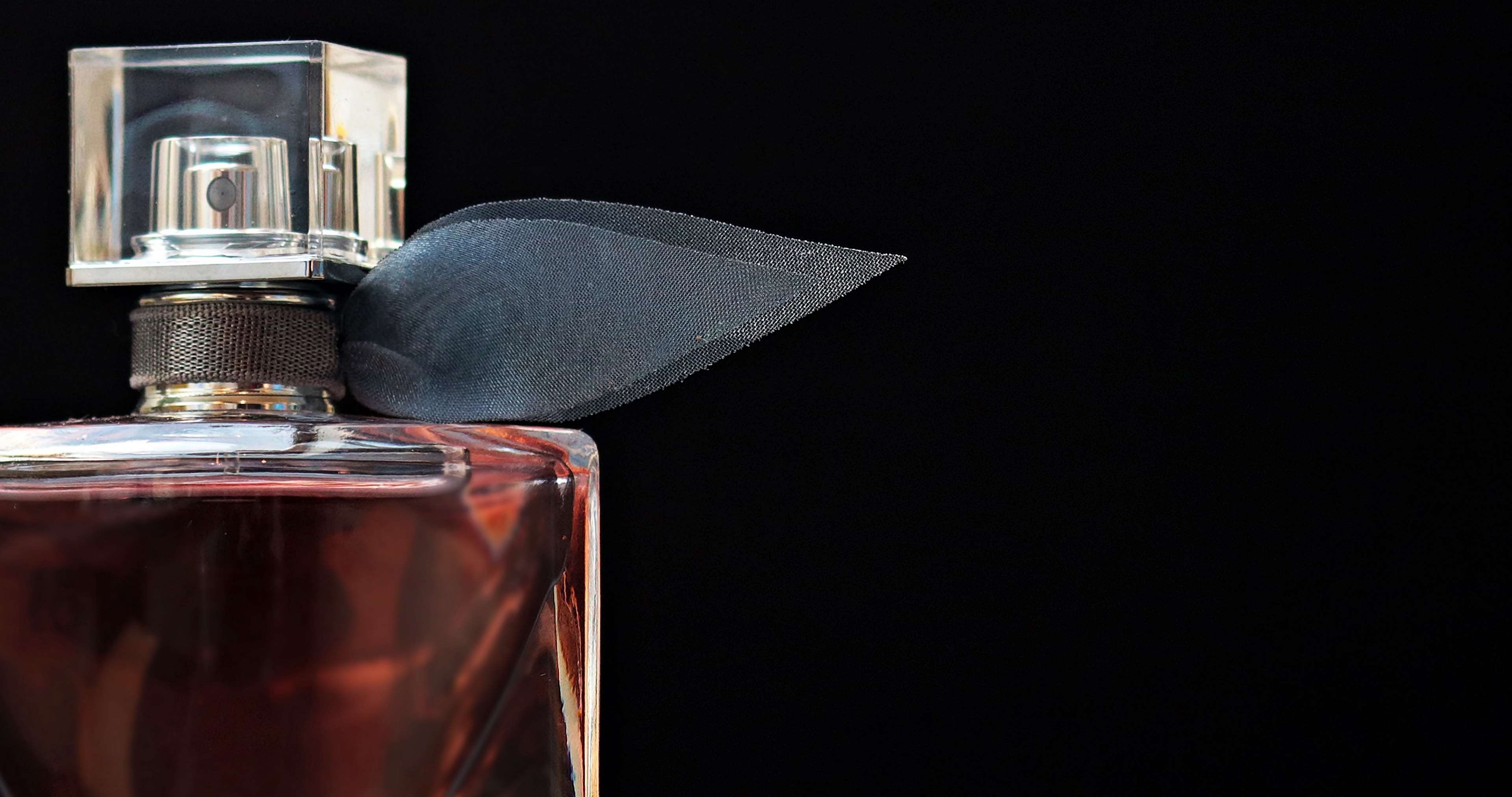 Top free fragrance wallpapers, Fragrance backgrounds, Stylish visuals, Aesthetic inspiration, 3840x2030 HD Desktop