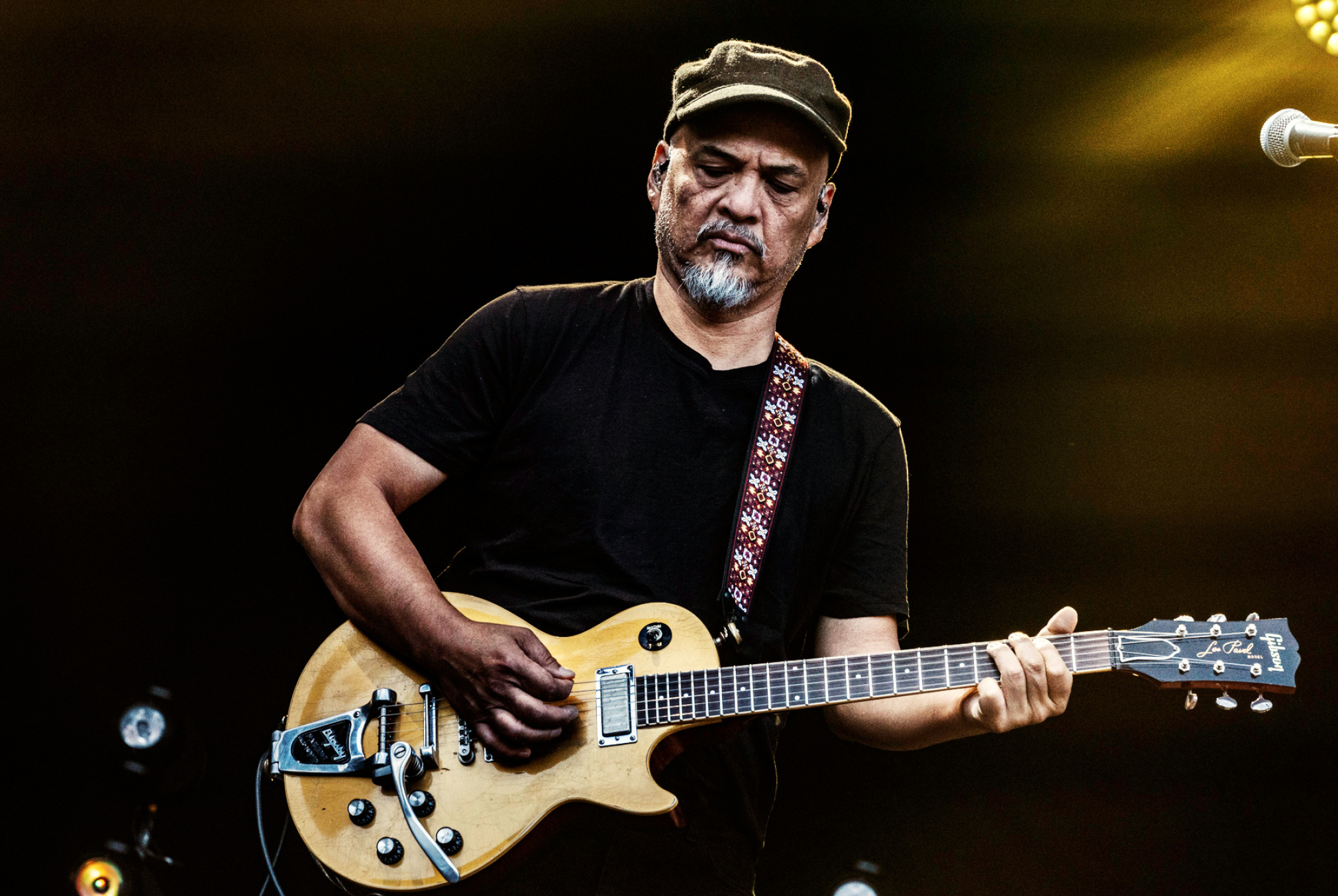 Joey Santiago, Pixies concert in Roncalliplatz, Katildeparaln, 2020x1360 HD Desktop