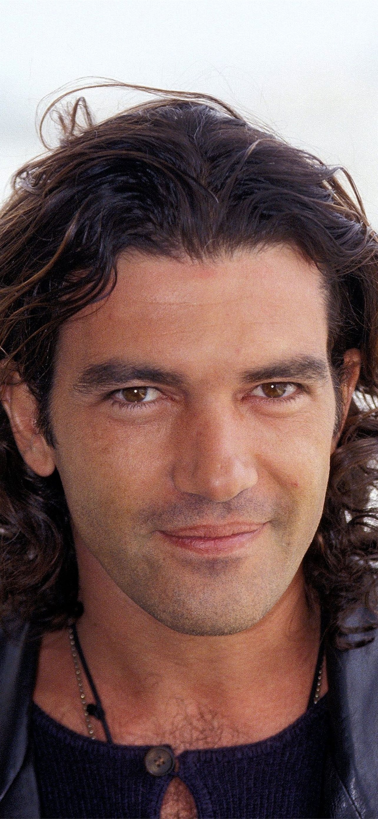 Antonio Banderas, iPhone HD wallpapers, Stmednet, 1290x2780 HD Phone