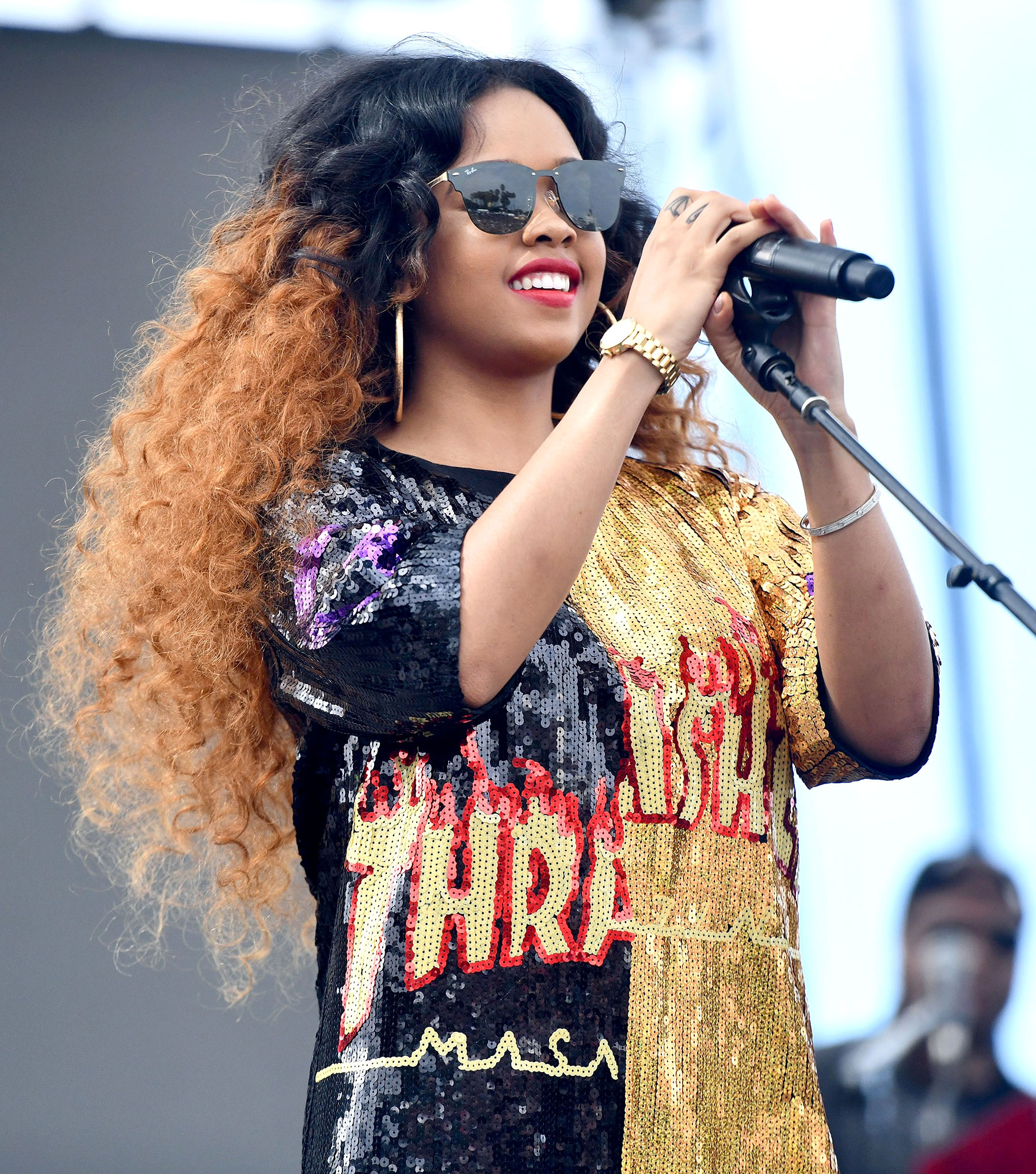 H.E.R., Top free wallpapers, Backgrounds, 1800x2040 HD Phone