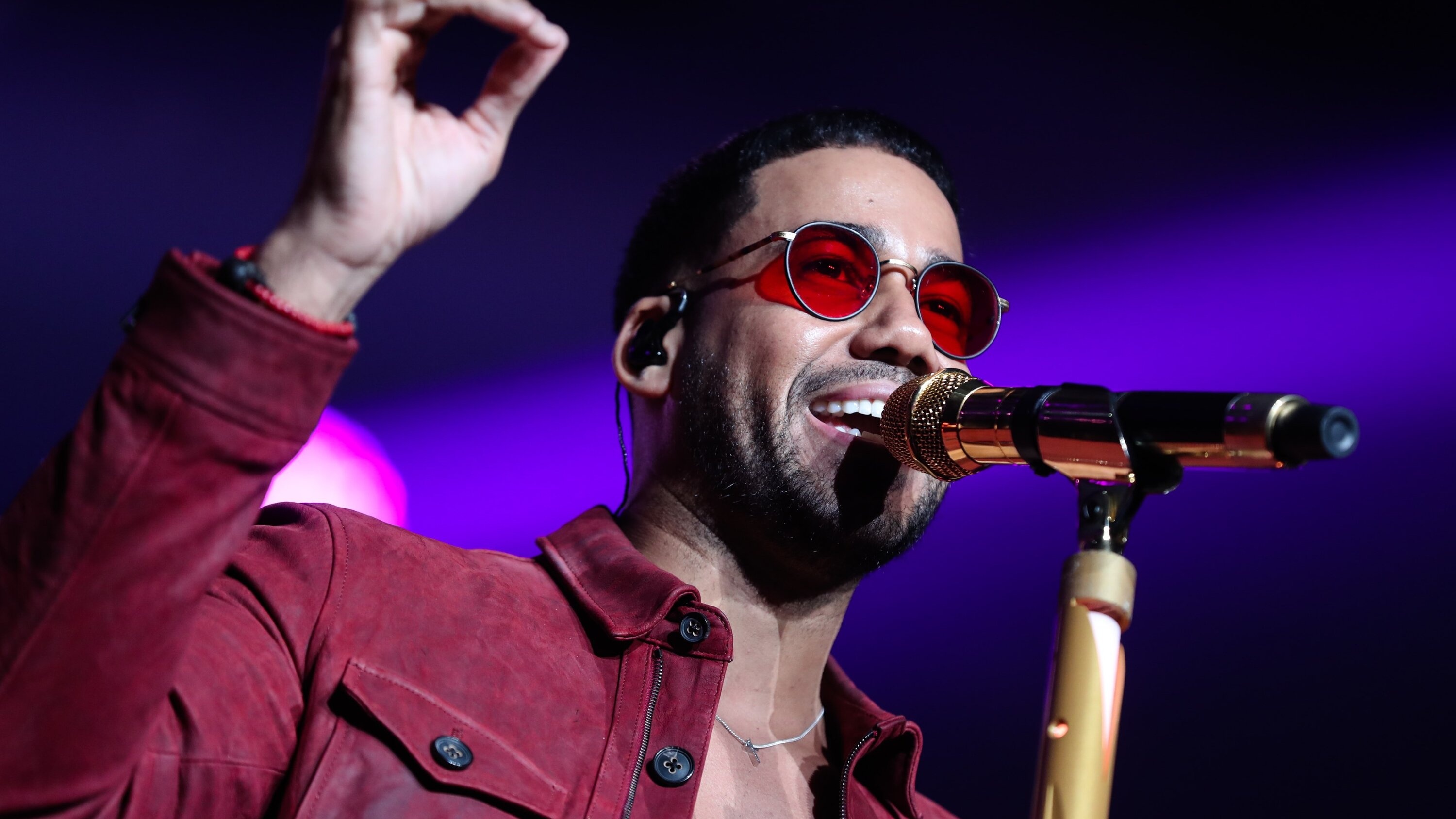 Romeo Santos, Melodramatic return, New songs release, New York Times article, 3000x1690 HD Desktop