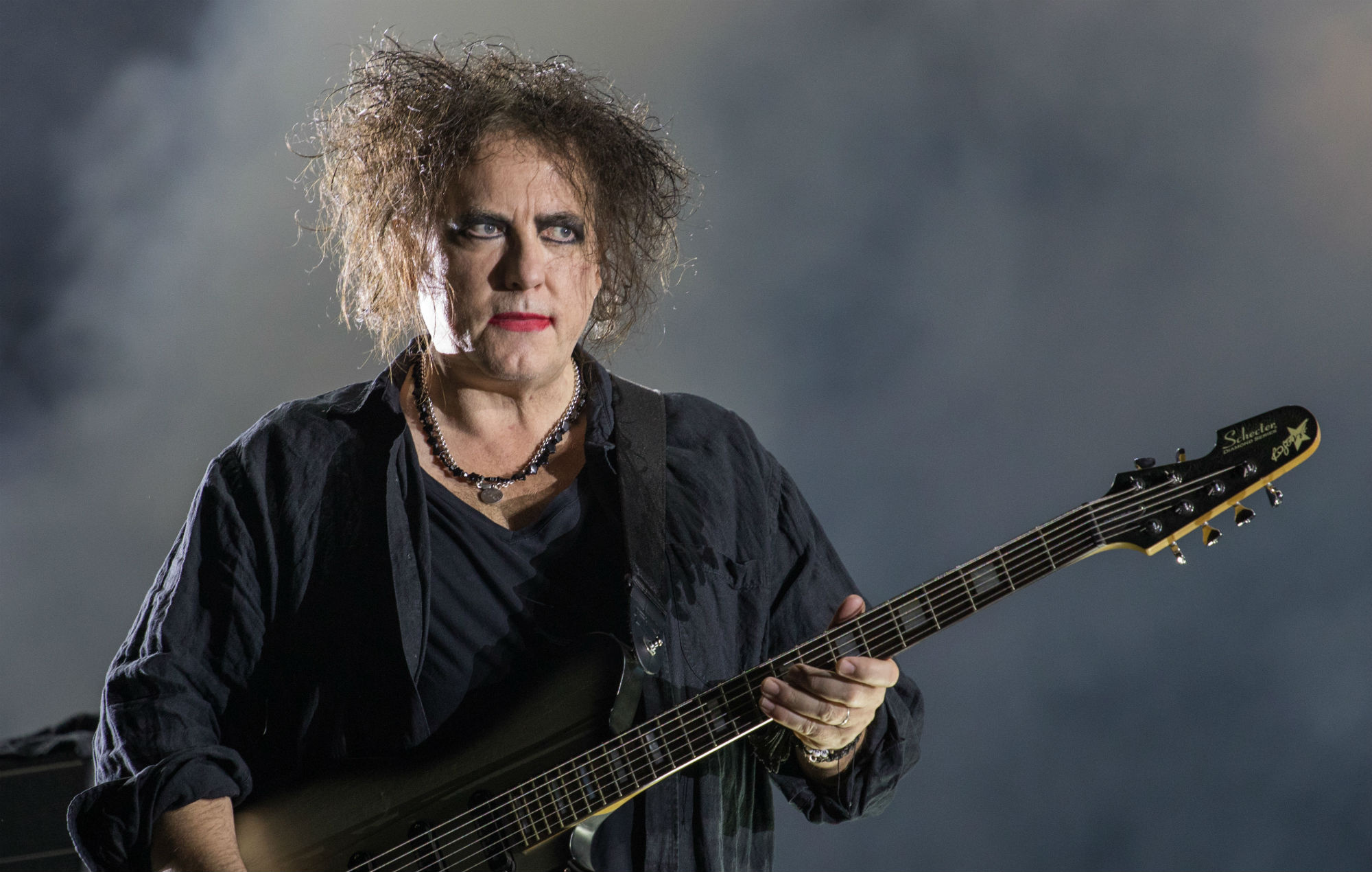 Robert Smith, Charity livestream, Music, 2000x1270 HD Desktop