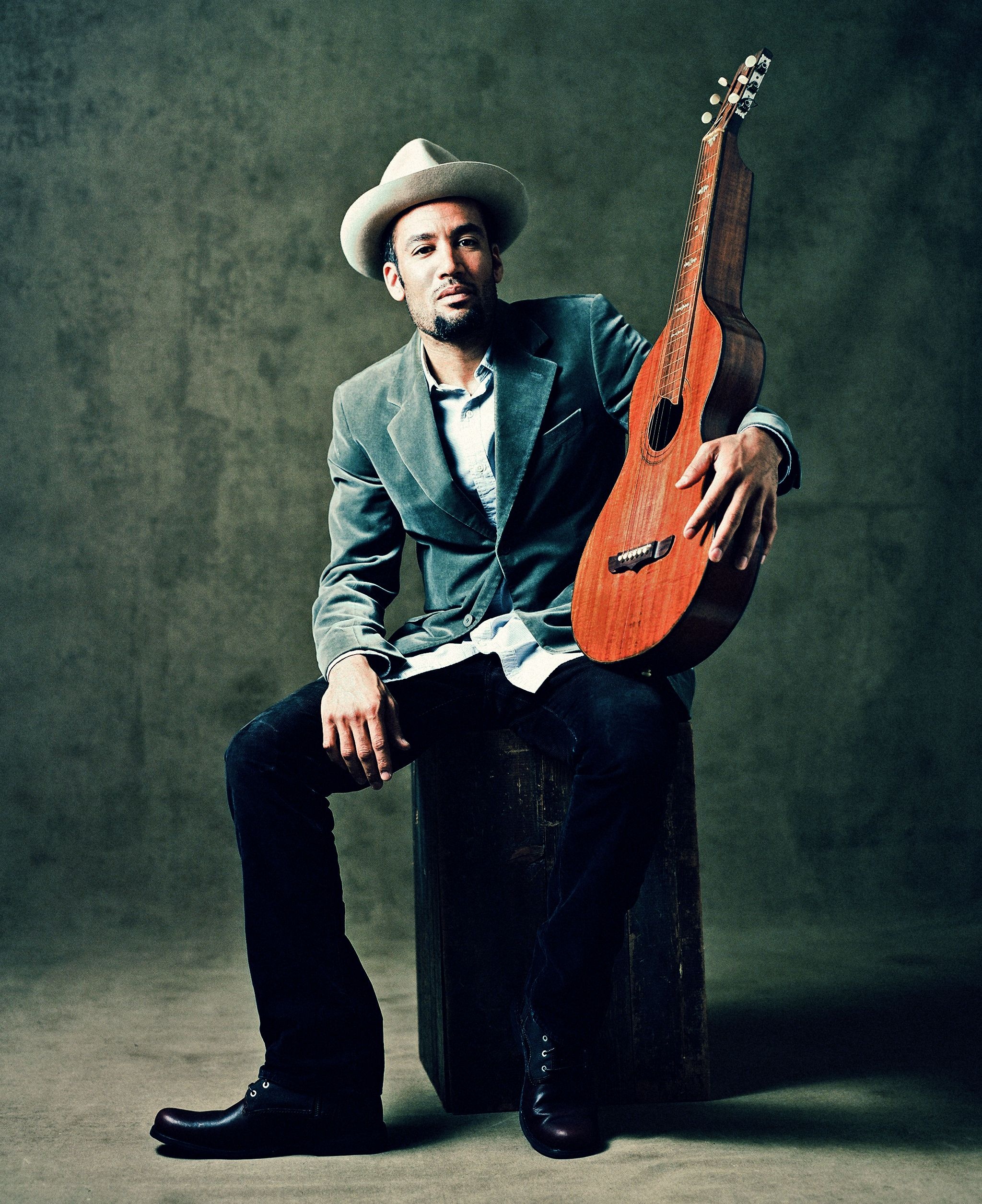 Ben Harper, Officiel Universel magazine, Attractive cover image, Captivating headlines, 2050x2510 HD Phone