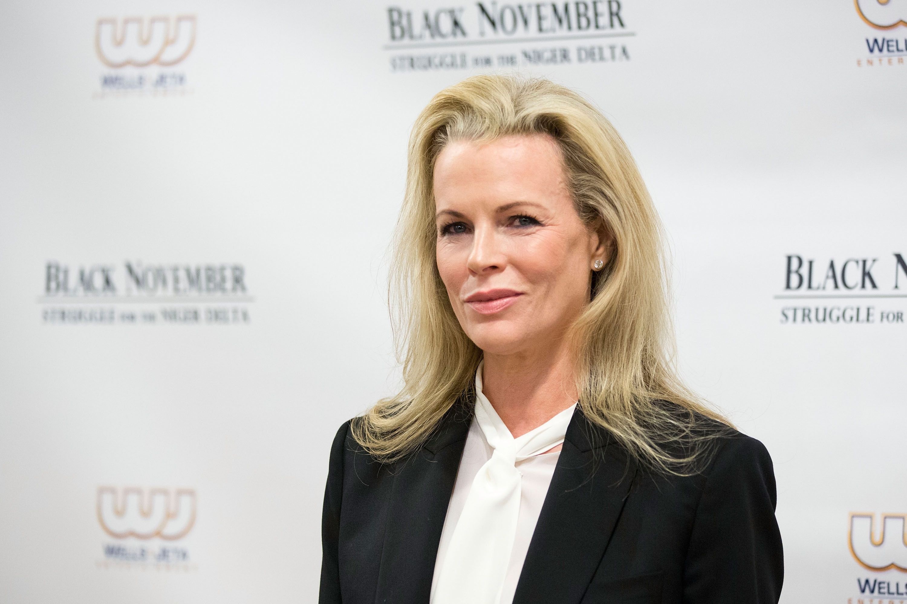 Kim Basinger, HD wallpapers, Captivating beauty, Timeless elegance, 3000x2000 HD Desktop