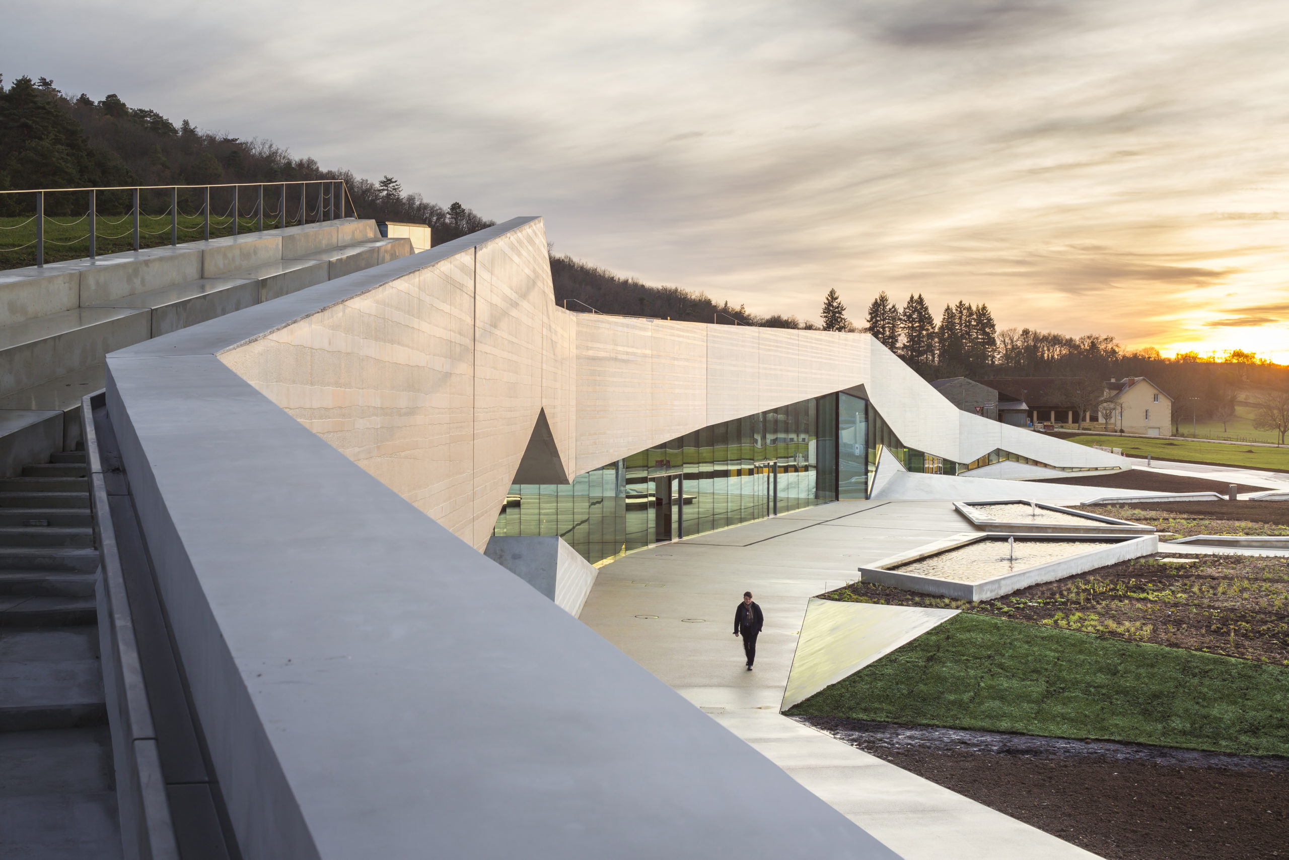 Lascaux International Center of Parietal Art, Lascaux (France) Wallpaper, 2560x1710 HD Desktop