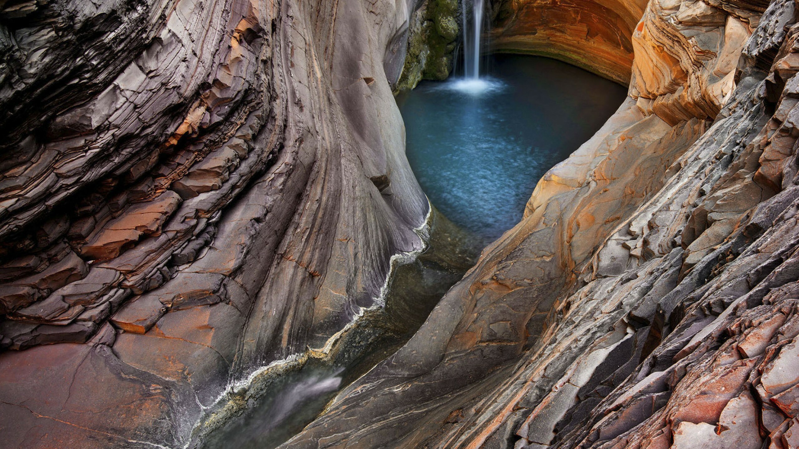 Waterfall, Hamersley Gorge, Karijini National Park, Australia, 2560x1440 HD Desktop