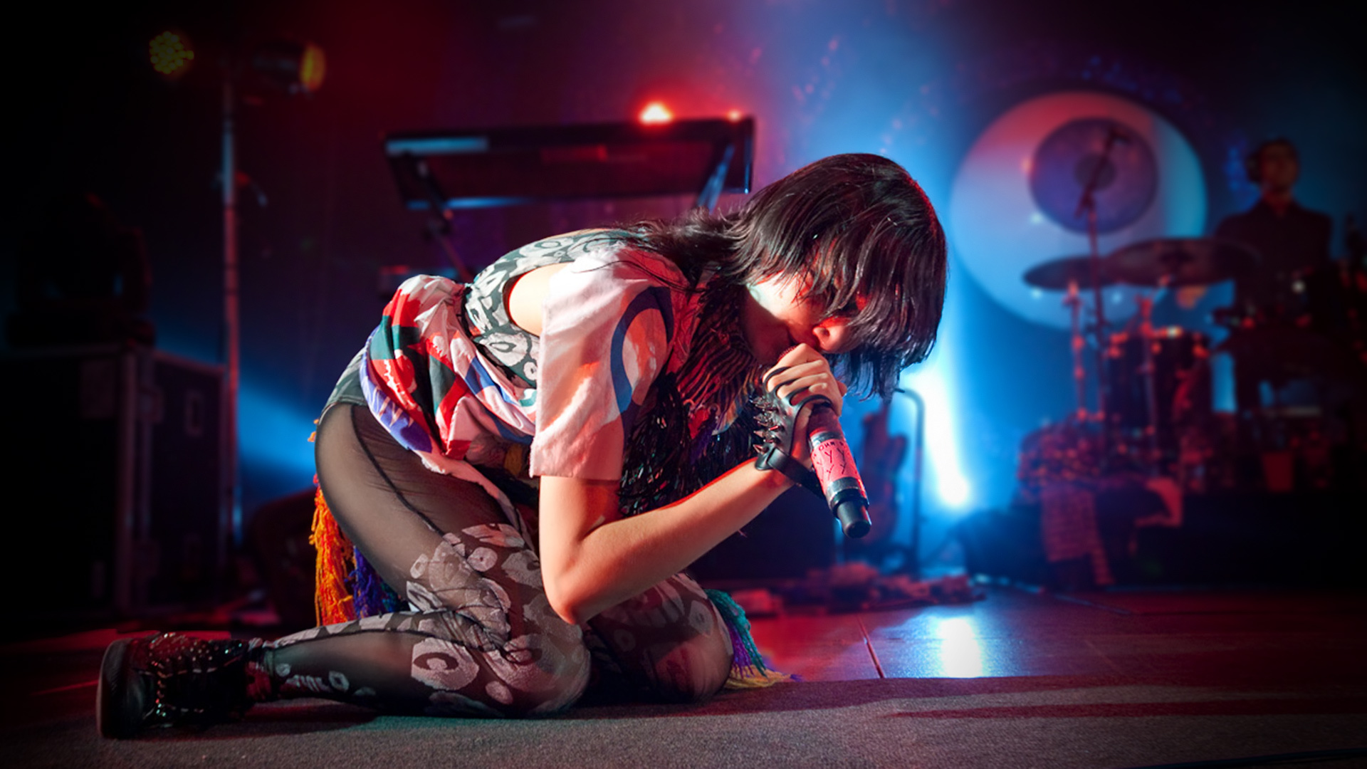 Yeah Yeah Yeahs, Alternative music scene, Iconic live performances, Genre-defying sound, 1920x1080 Full HD Desktop