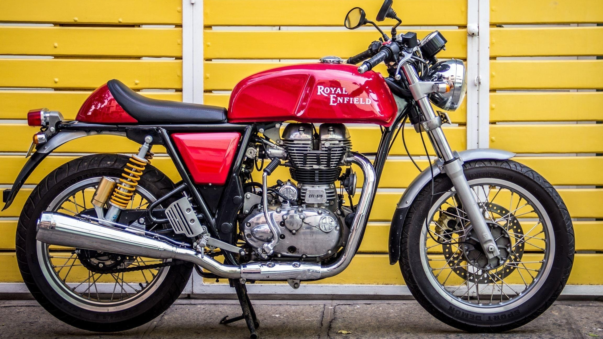 Royal Enfield Continental GT 535, Cafe racer motorcycle, Yellow slatted wall, HD Desktop wallpaper