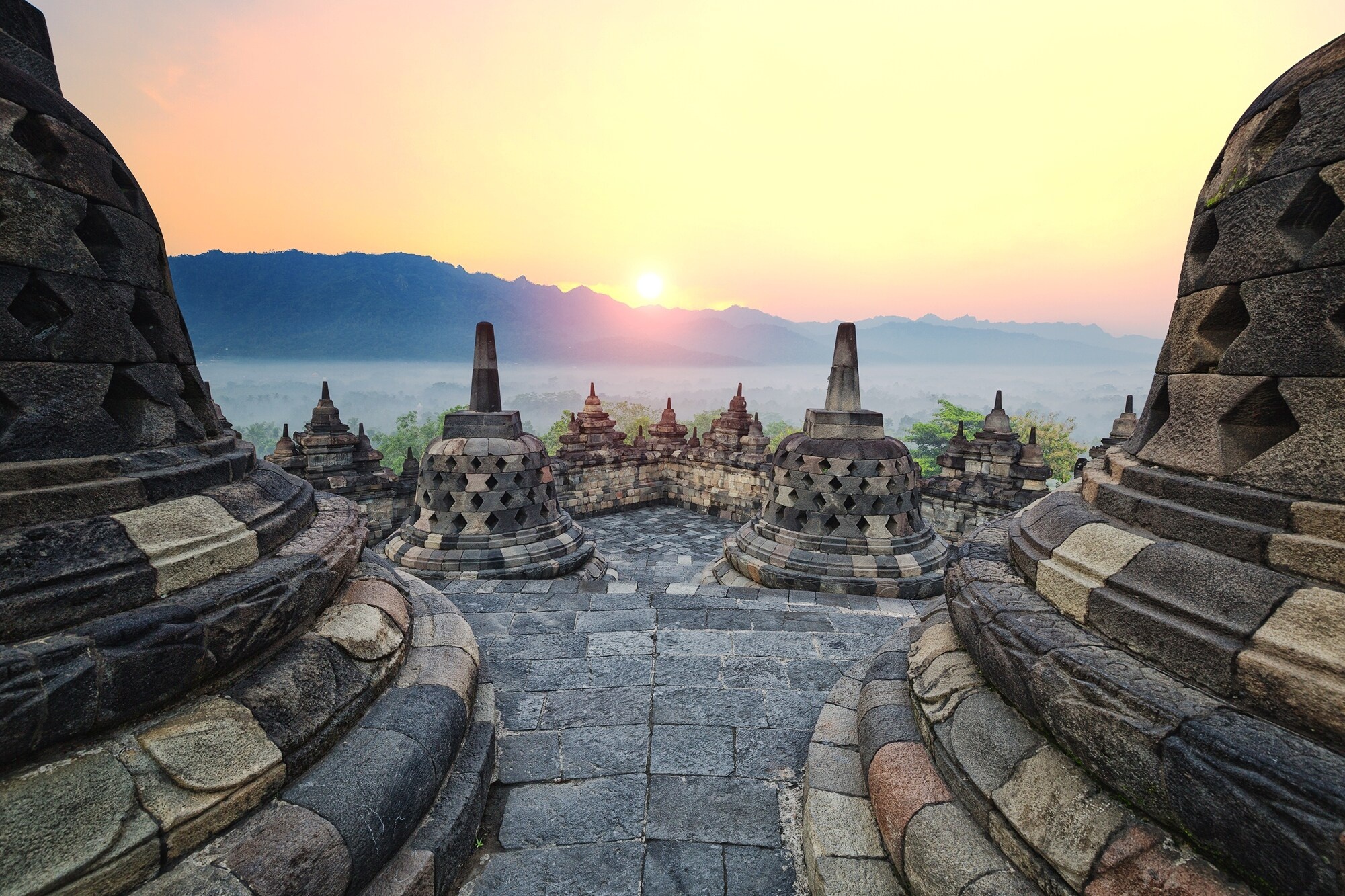 Yogyakarta Borobudur tour, Prambanan and silver workshop, 2010x1340 HD Desktop