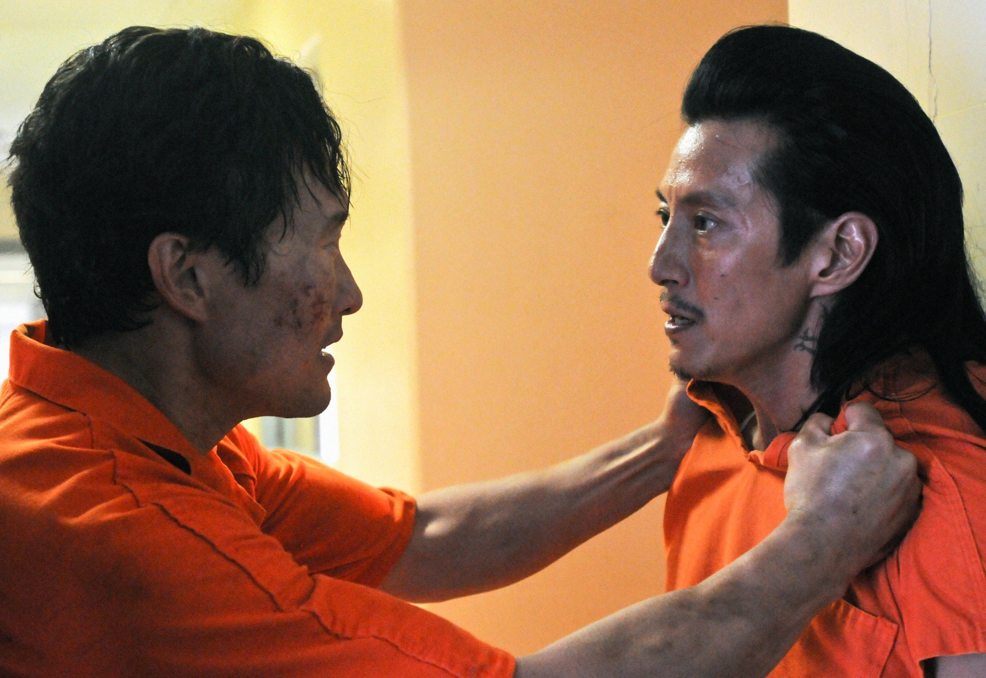 Will Yun Lee, Hawaii Five-0 series finale, Chaos as Crazy Sang Min, 2000x1380 HD Desktop