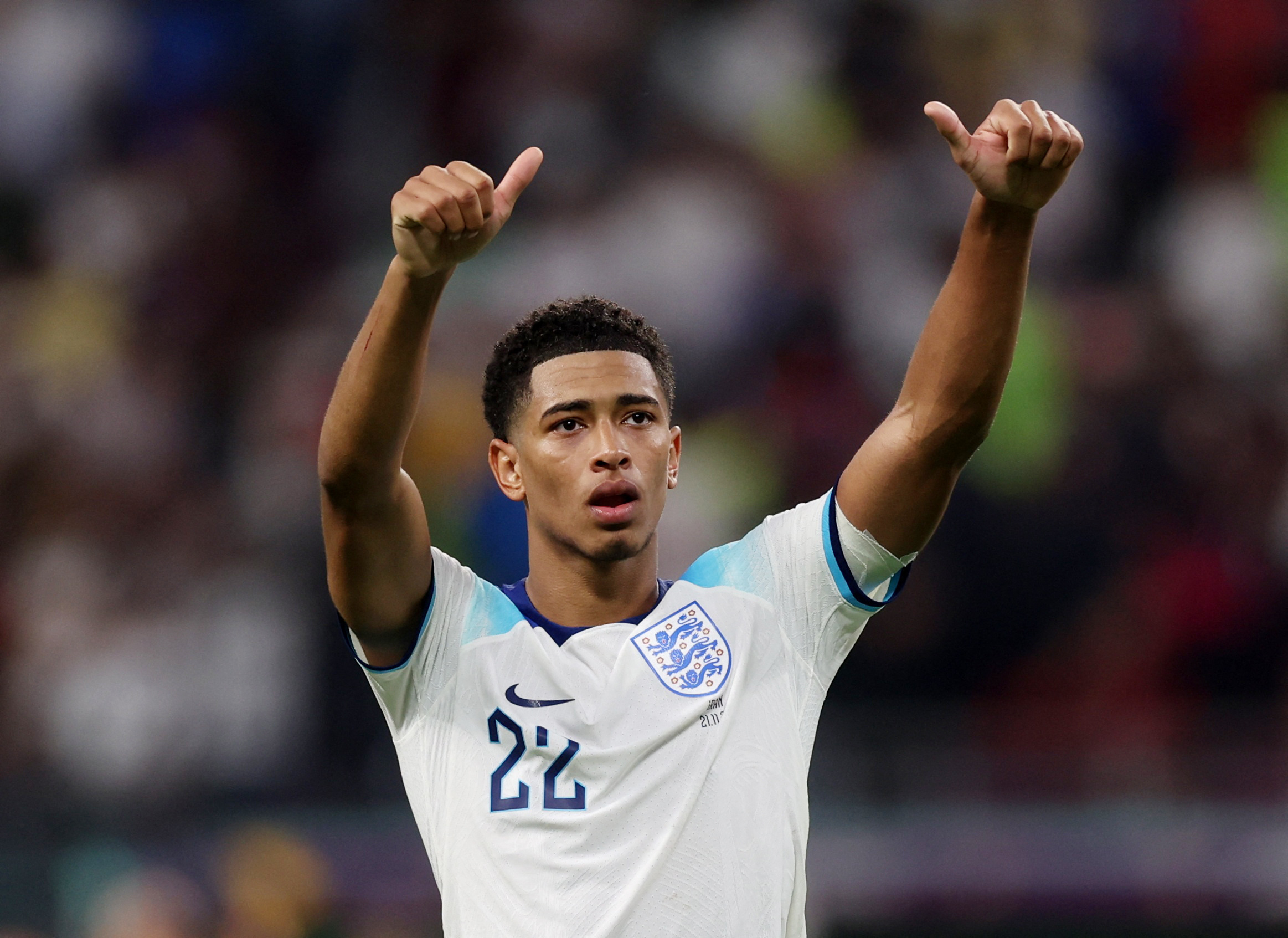 Jude Bellingham, England national football team kit, Double thumbs up celebration, HD Desktop wallpaper