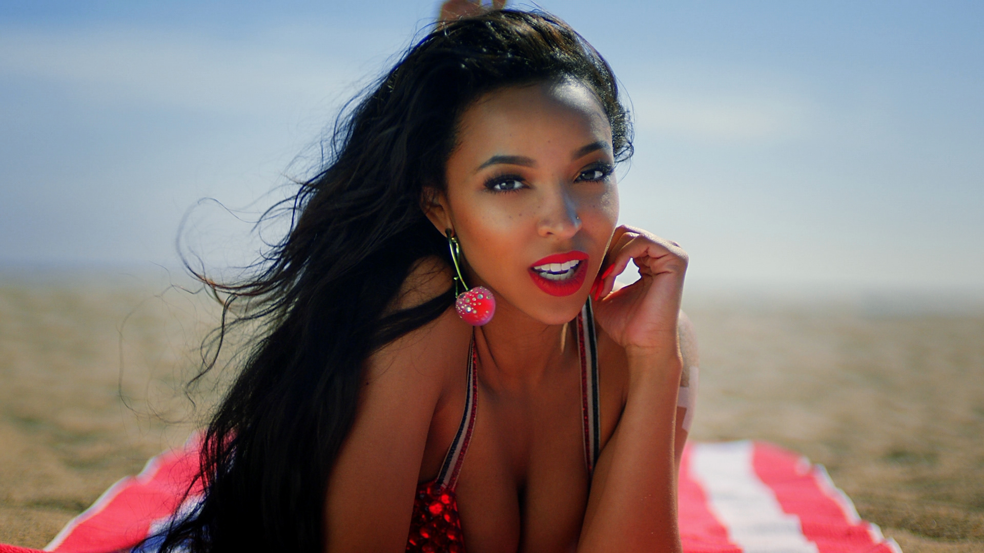 Tinashe, Superlove music video, Master ProRes, High definition, 1920x1080 Full HD Desktop