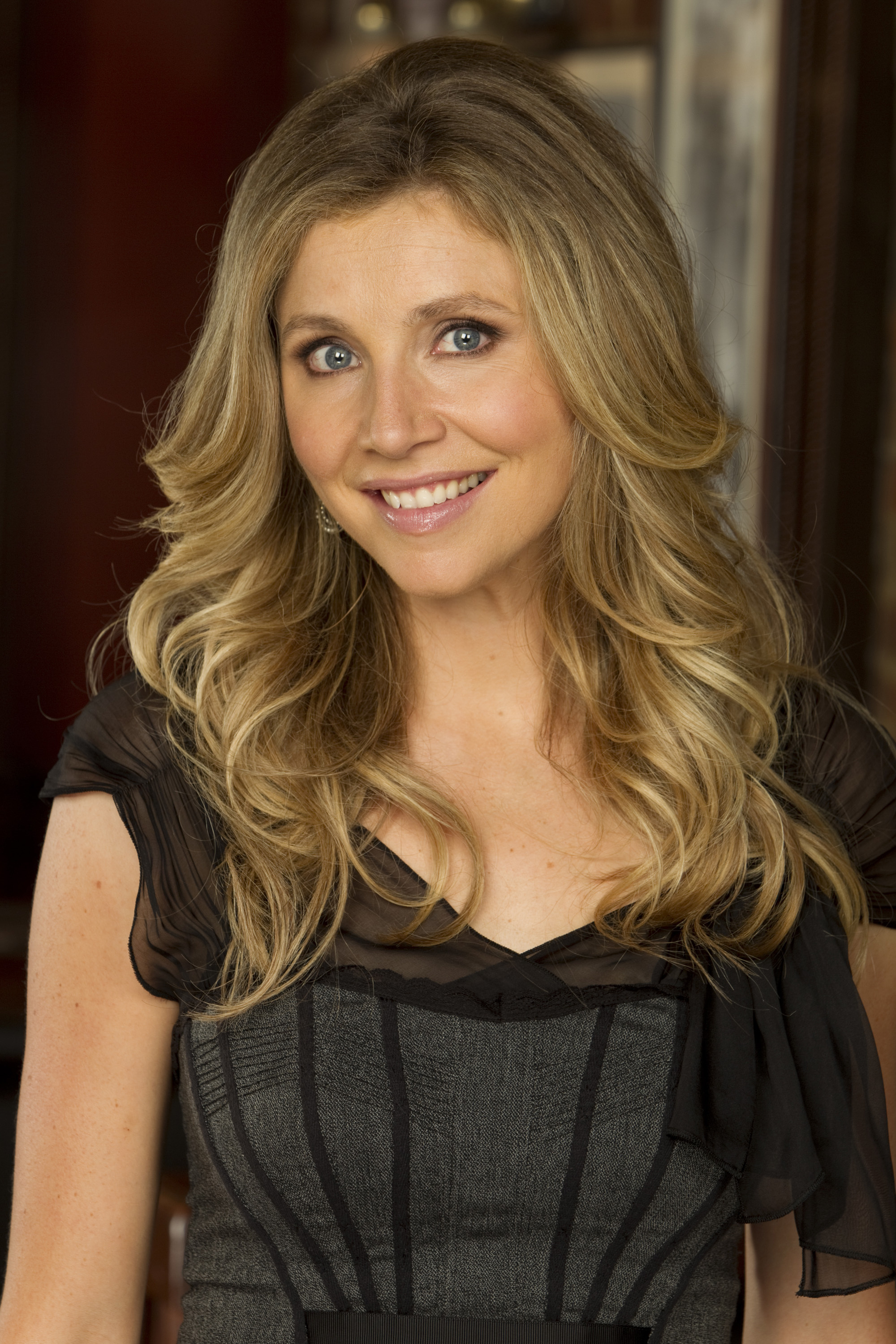 Sarah Chalke, Mad Love, 2011 image, Brian Van Holt, 2000x3000 HD Phone